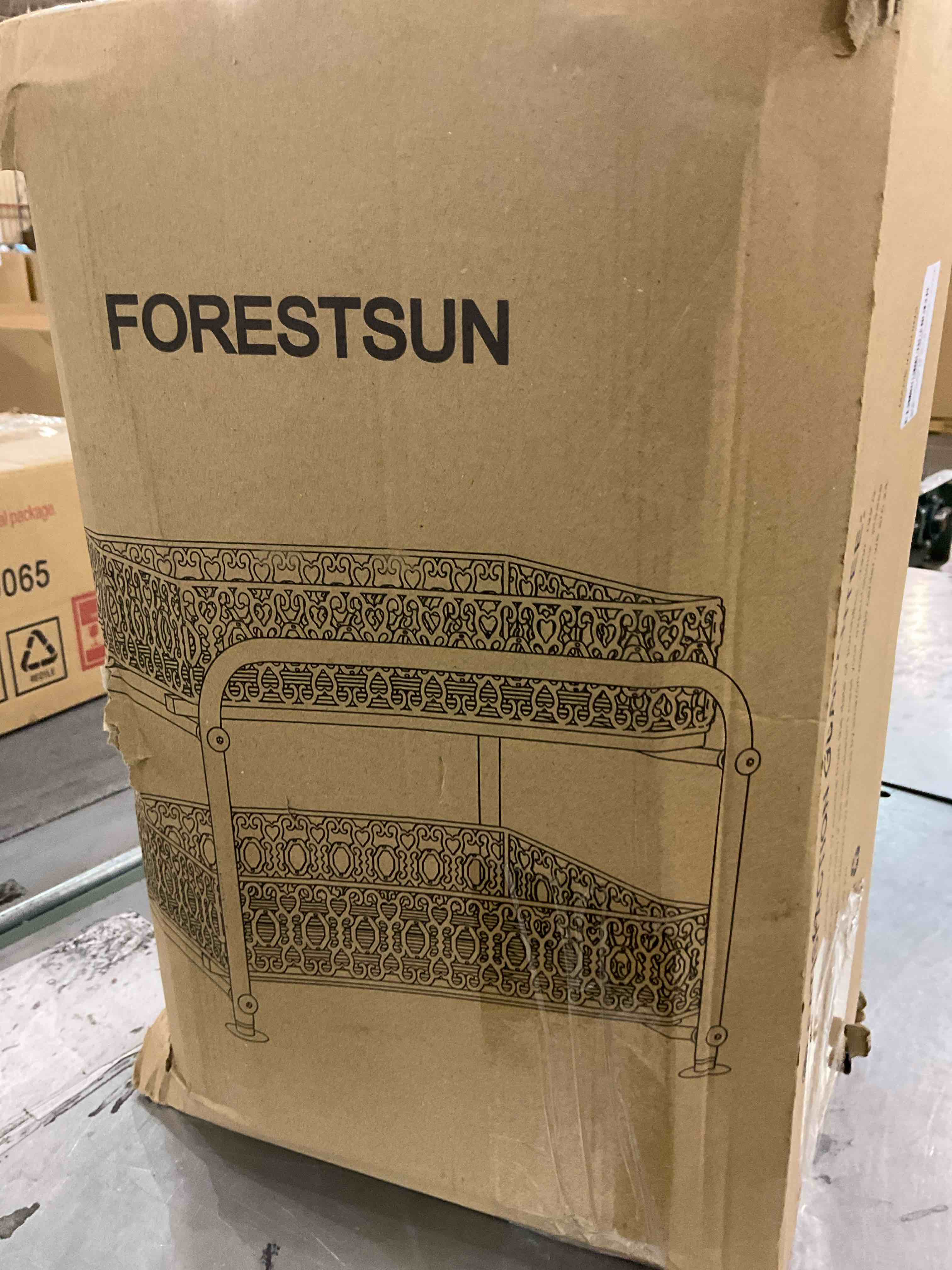 https://s3.amazonaws.com/lotting-images-prod/BargainHunt/EXS01182337_1712147060499.jpeg