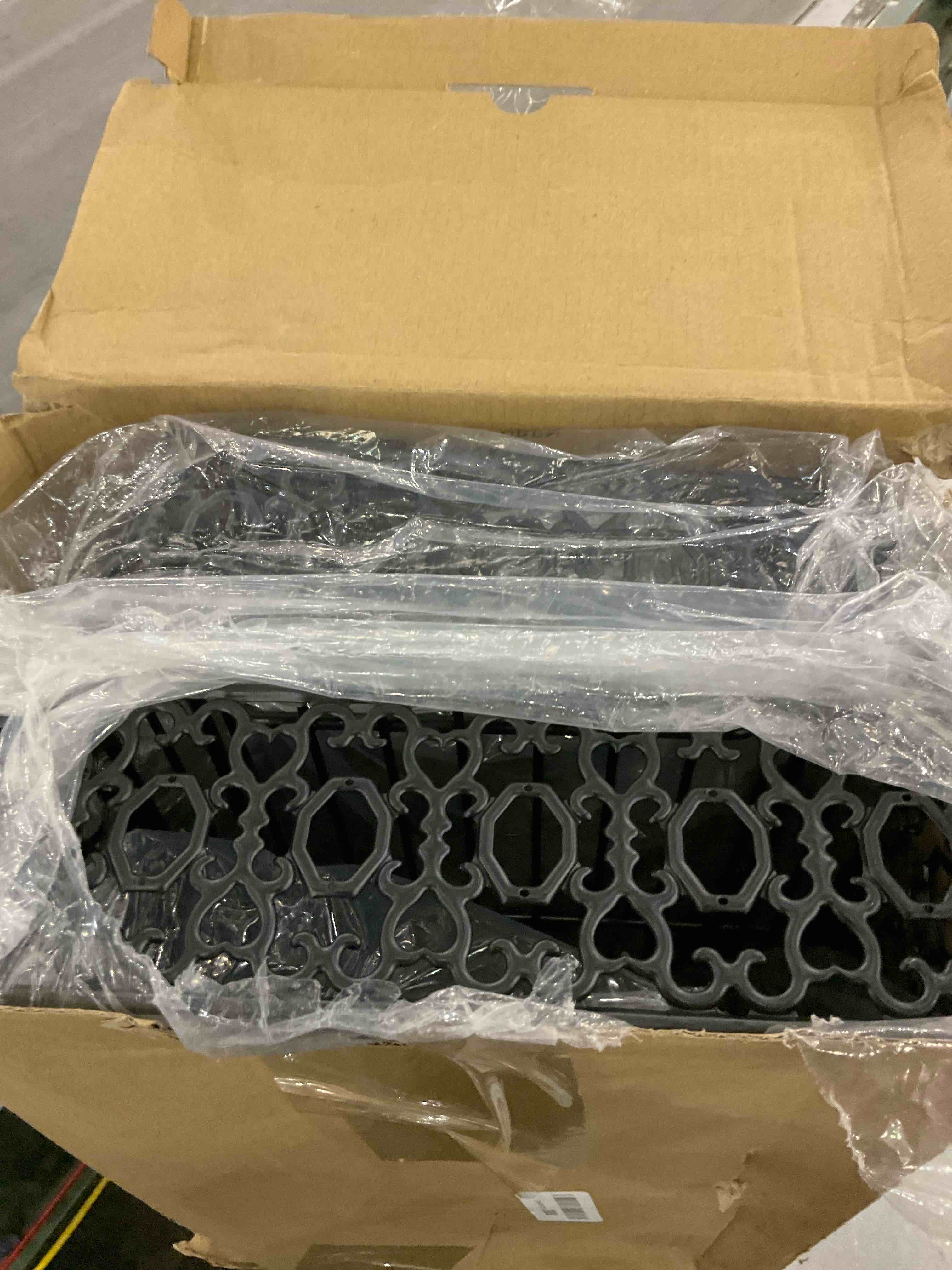 https://s3.amazonaws.com/lotting-images-prod/BargainHunt/EXS01182337_1712147079121.jpeg