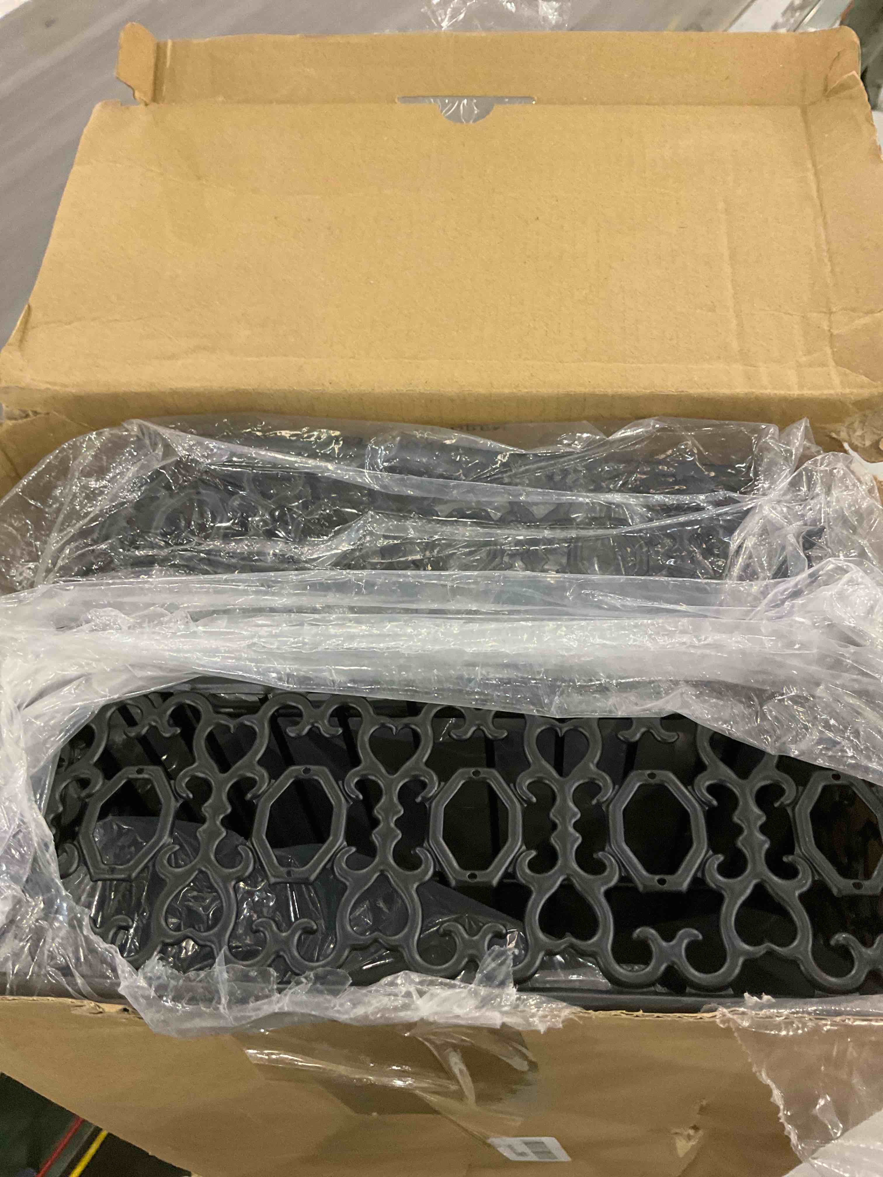 https://s3.amazonaws.com/lotting-images-prod/BargainHunt/EXS01182337_1712147080157.jpeg