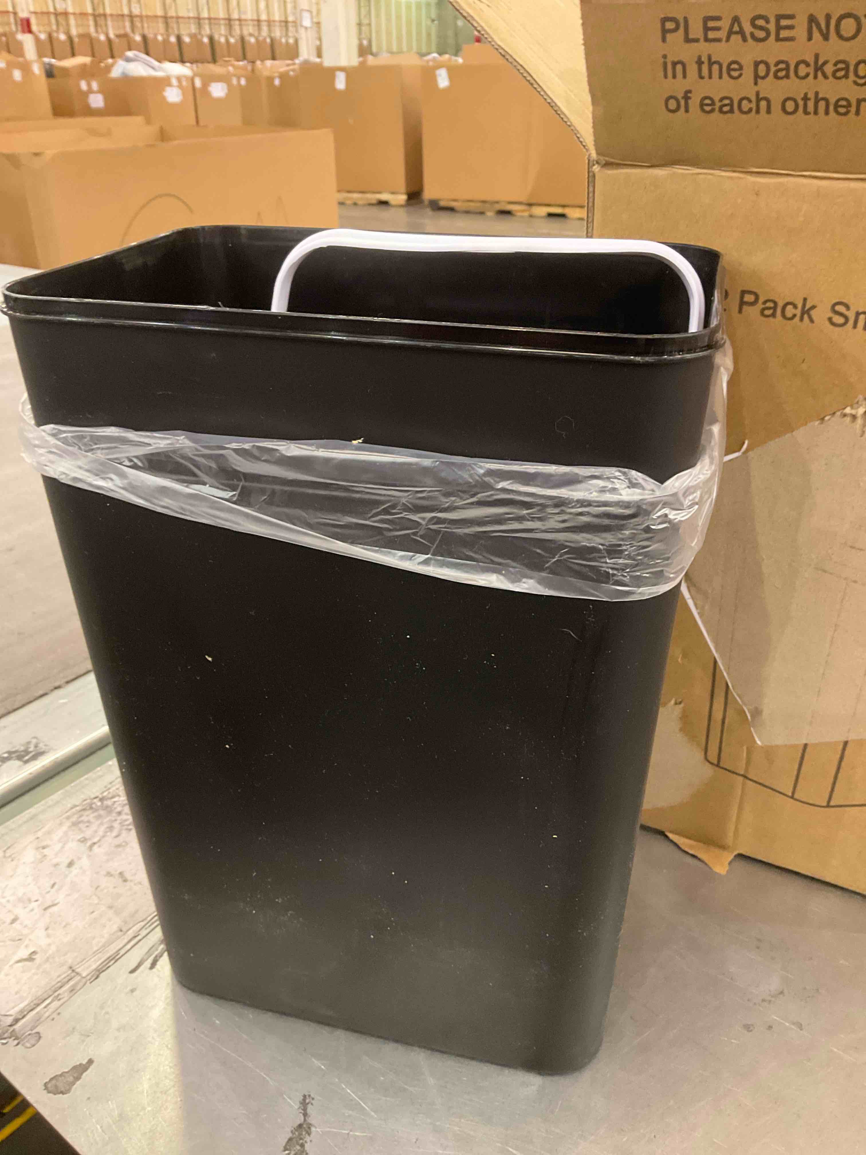 https://s3.amazonaws.com/lotting-images-prod/BargainHunt/EXS01182369_1712153639837.jpeg