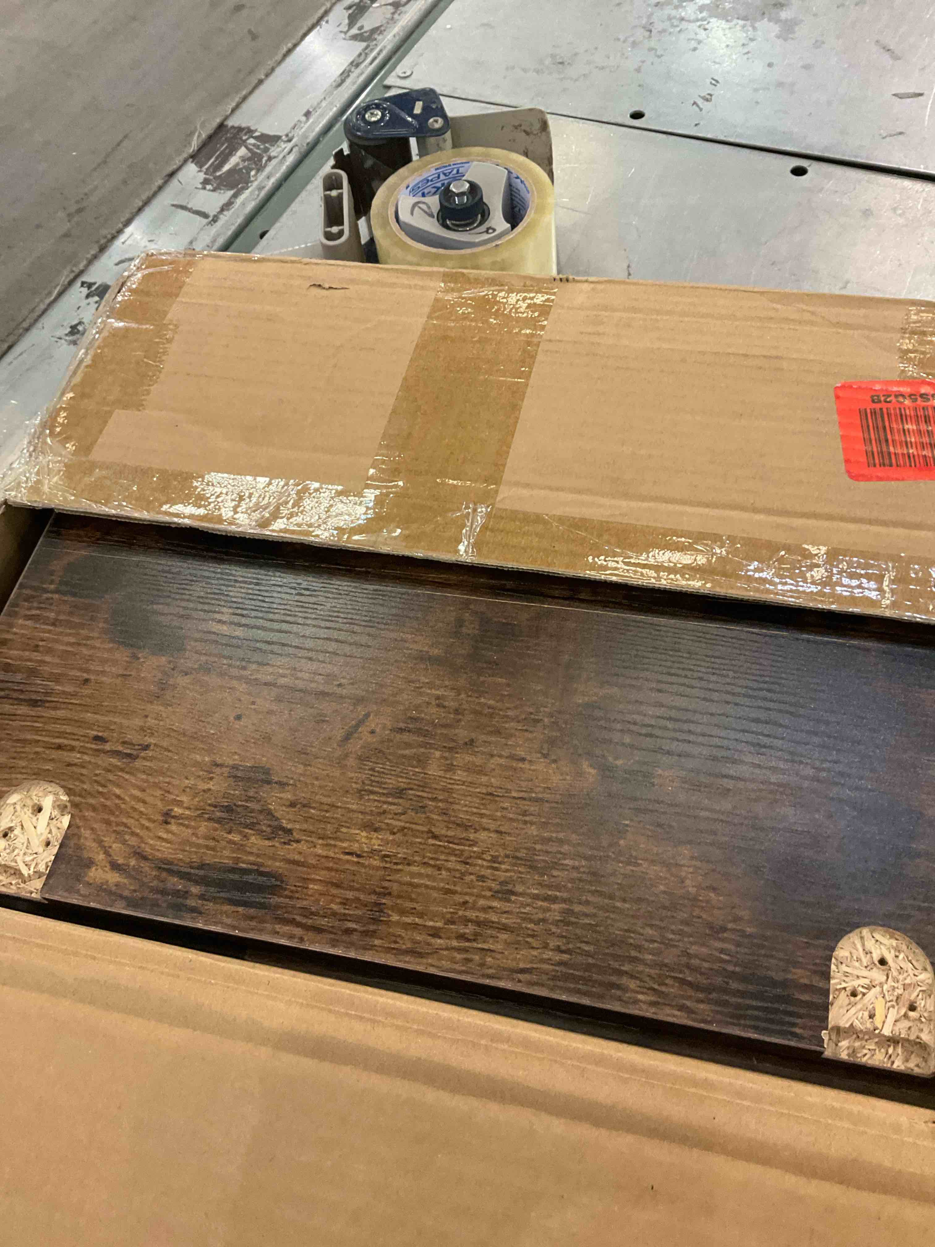 https://s3.amazonaws.com/lotting-images-prod/BargainHunt/EXS01182374_1712154047208.jpeg