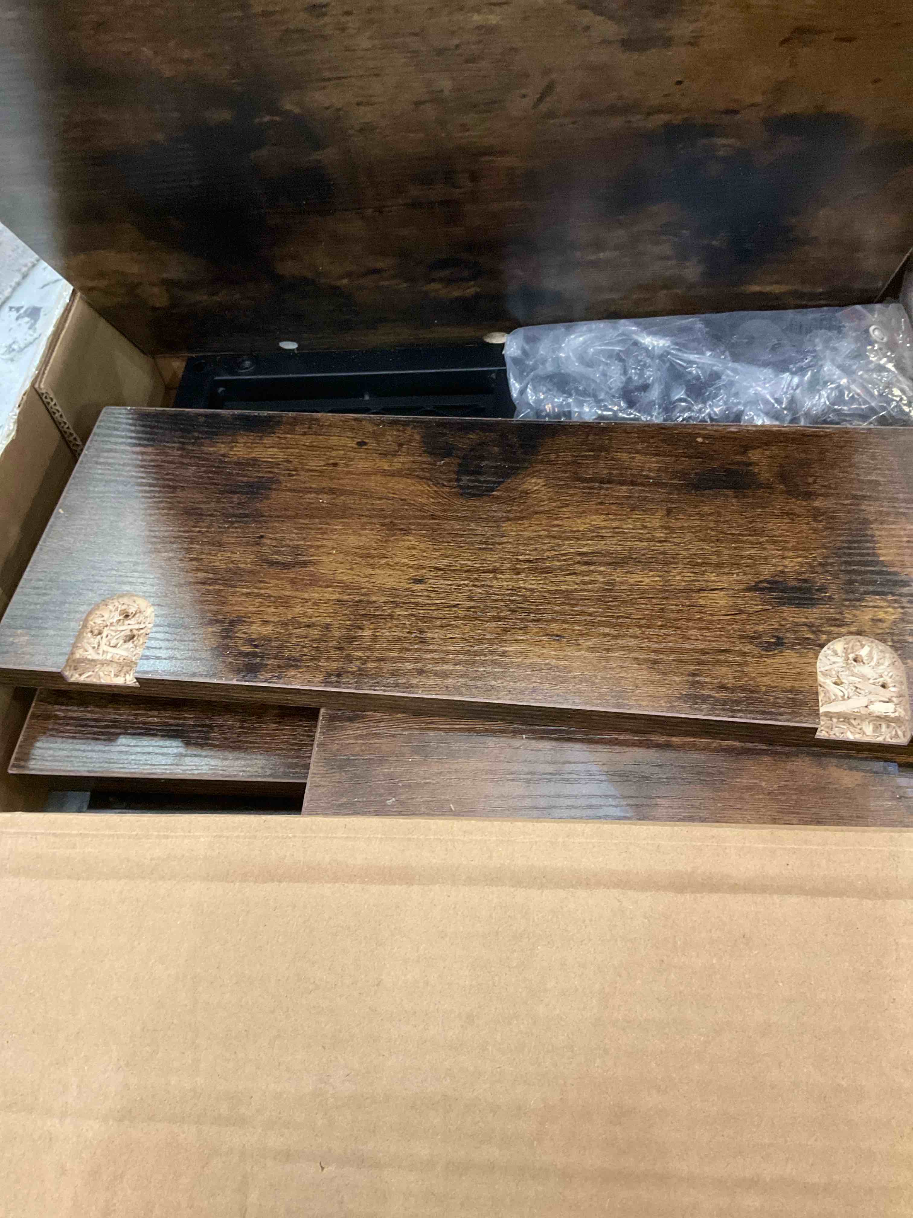 https://s3.amazonaws.com/lotting-images-prod/BargainHunt/EXS01182374_1712154051172.jpeg