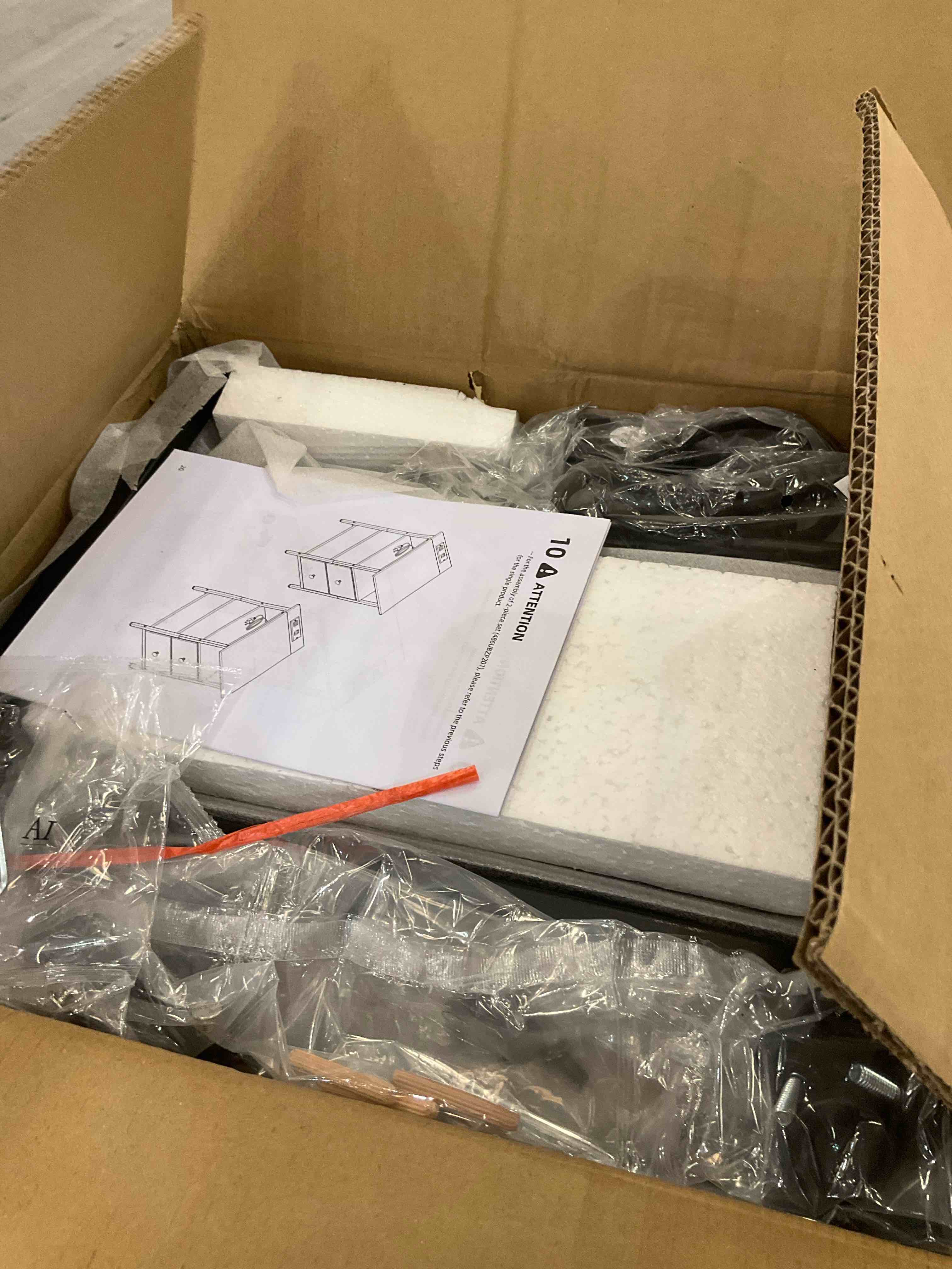 https://s3.amazonaws.com/lotting-images-prod/BargainHunt/EXS01182375_1712154114234.jpeg