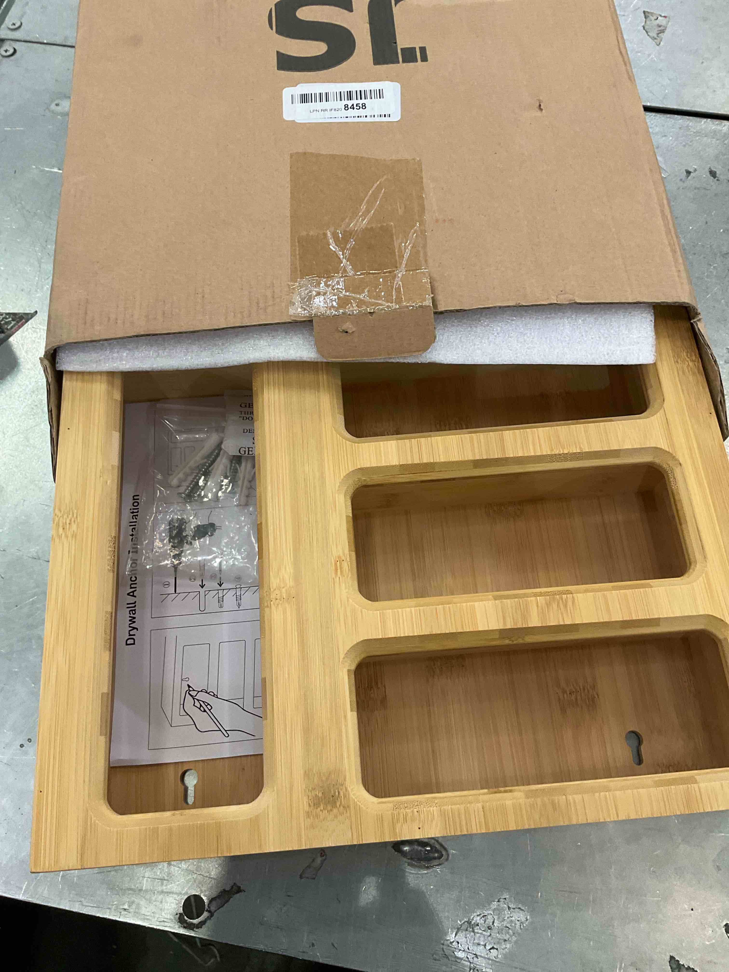 https://s3.amazonaws.com/lotting-images-prod/BargainHunt/EXS01182394_1712157103834.jpeg
