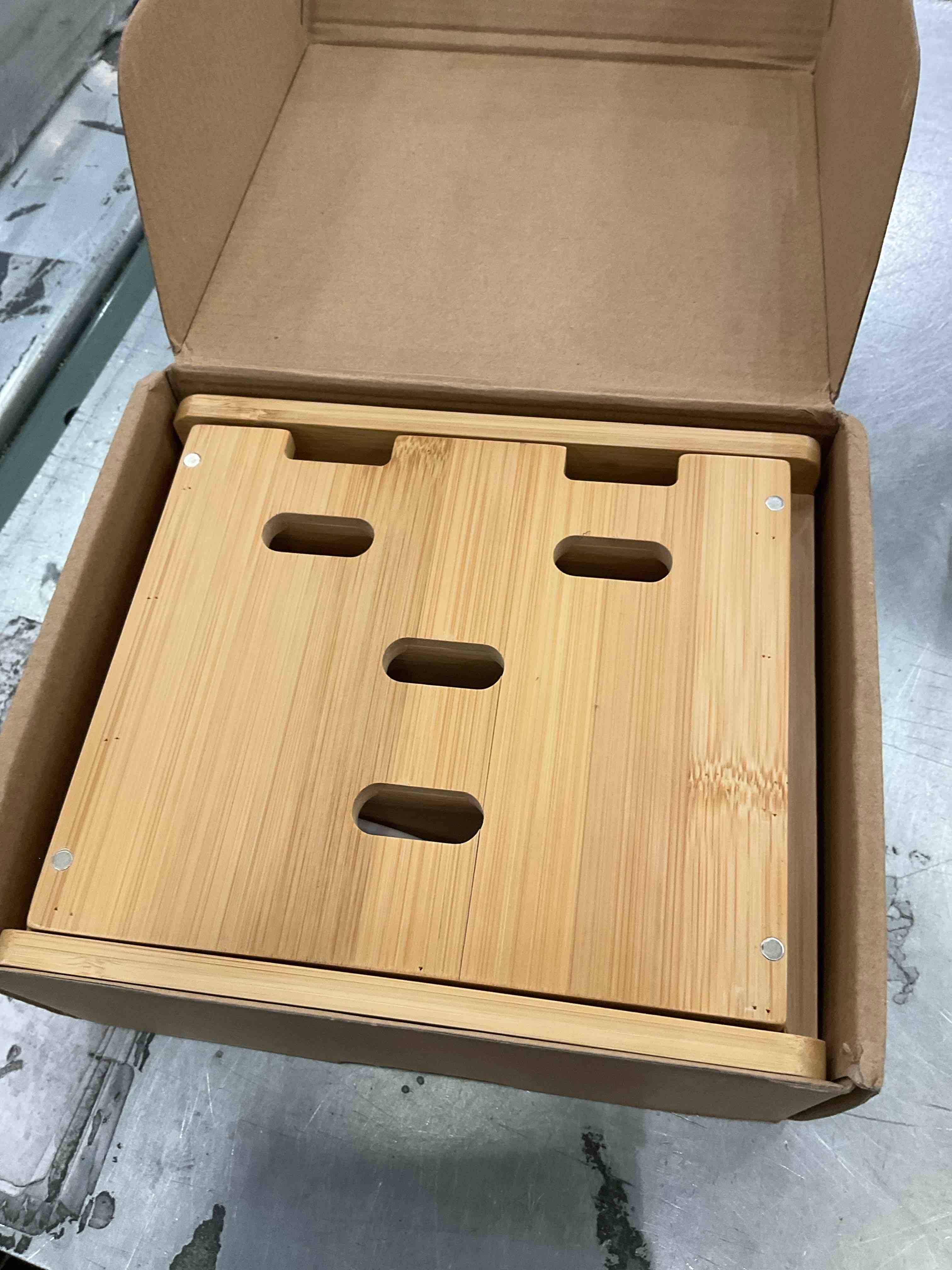 https://s3.amazonaws.com/lotting-images-prod/BargainHunt/EXS01182447_1712169454733.jpeg