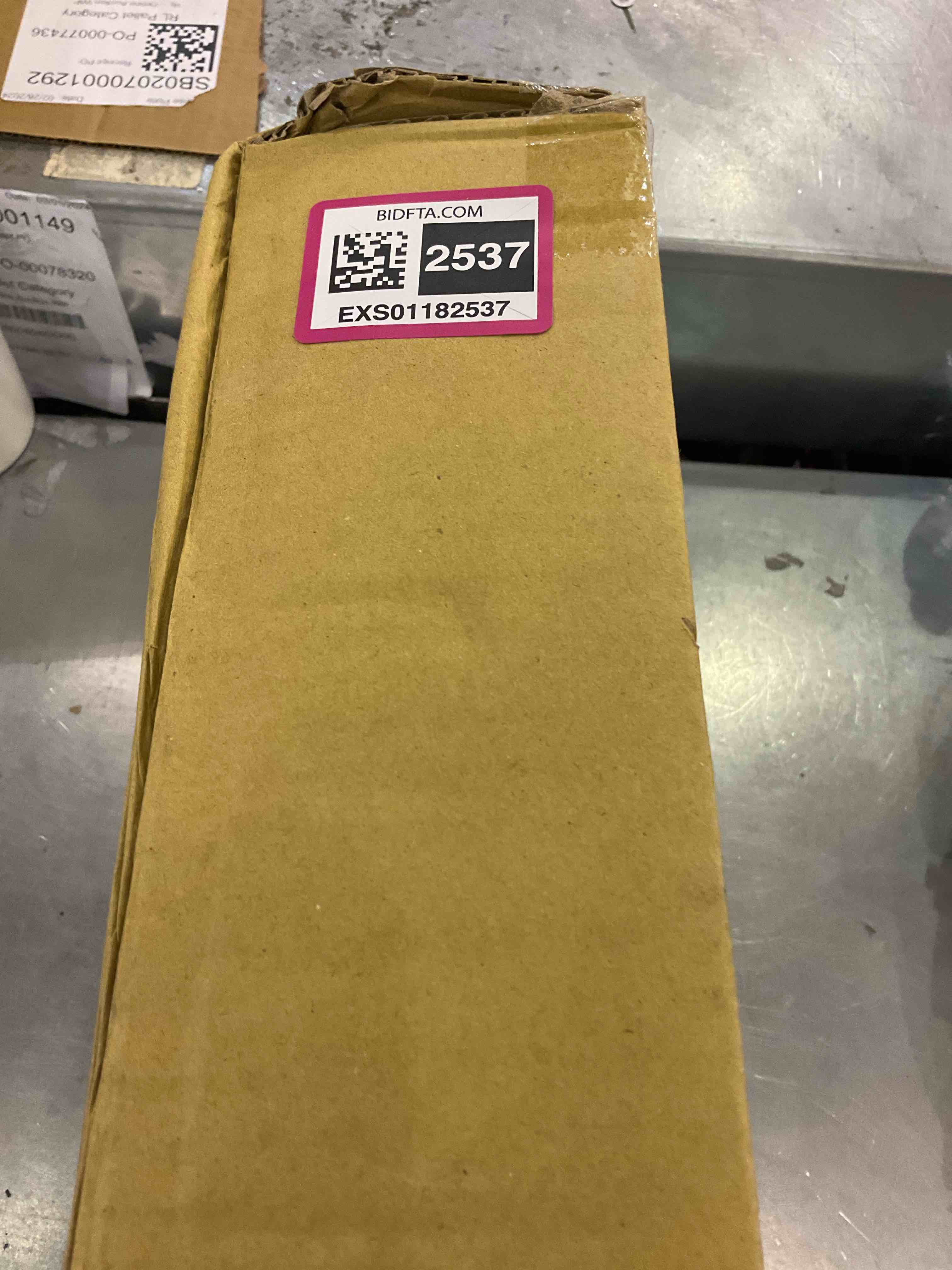 https://s3.amazonaws.com/lotting-images-prod/BargainHunt/EXS01182537_1709557319991.jpeg