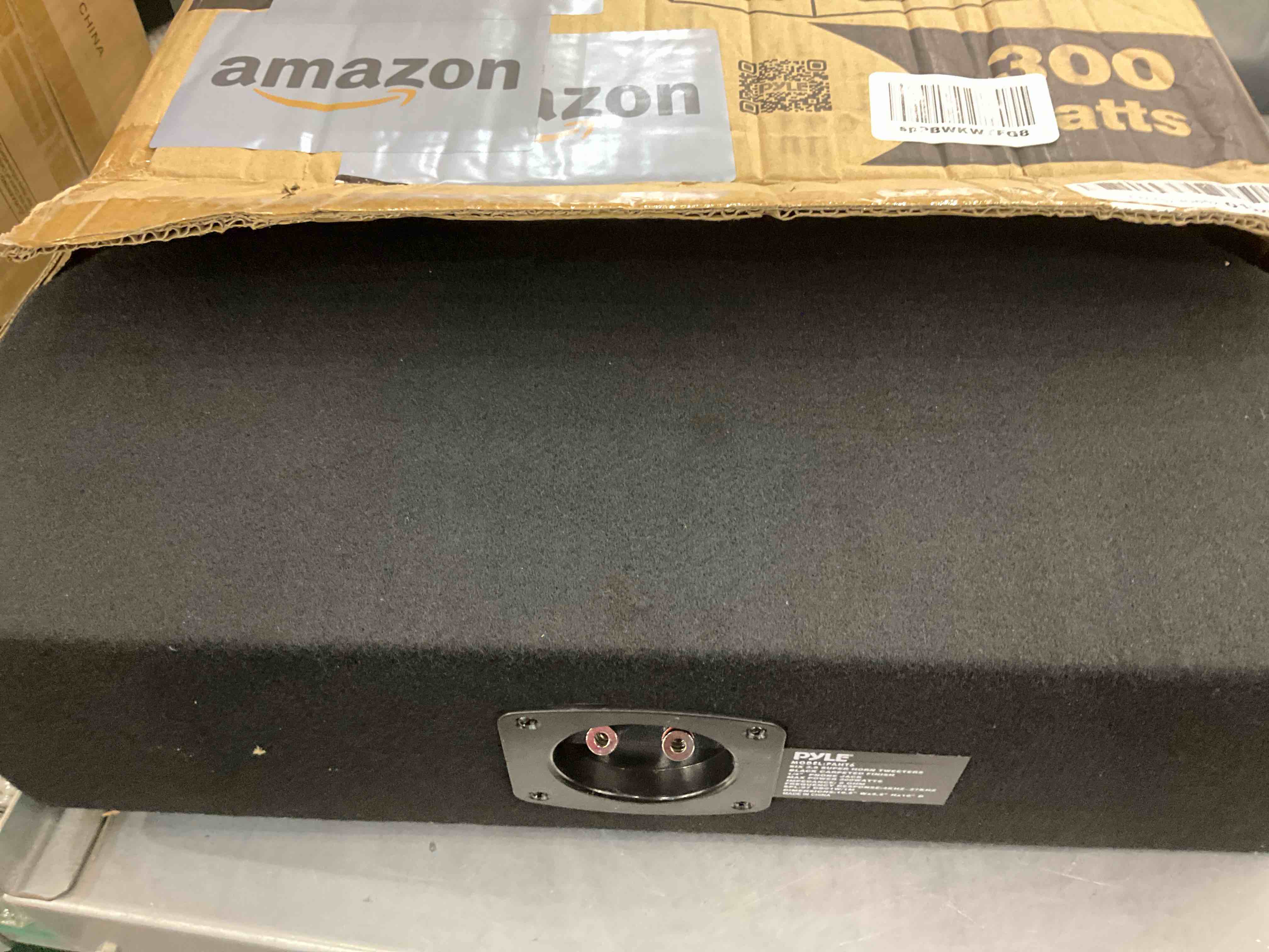 https://s3.amazonaws.com/lotting-images-prod/BargainHunt/EXS01182556_1709560284000.jpeg