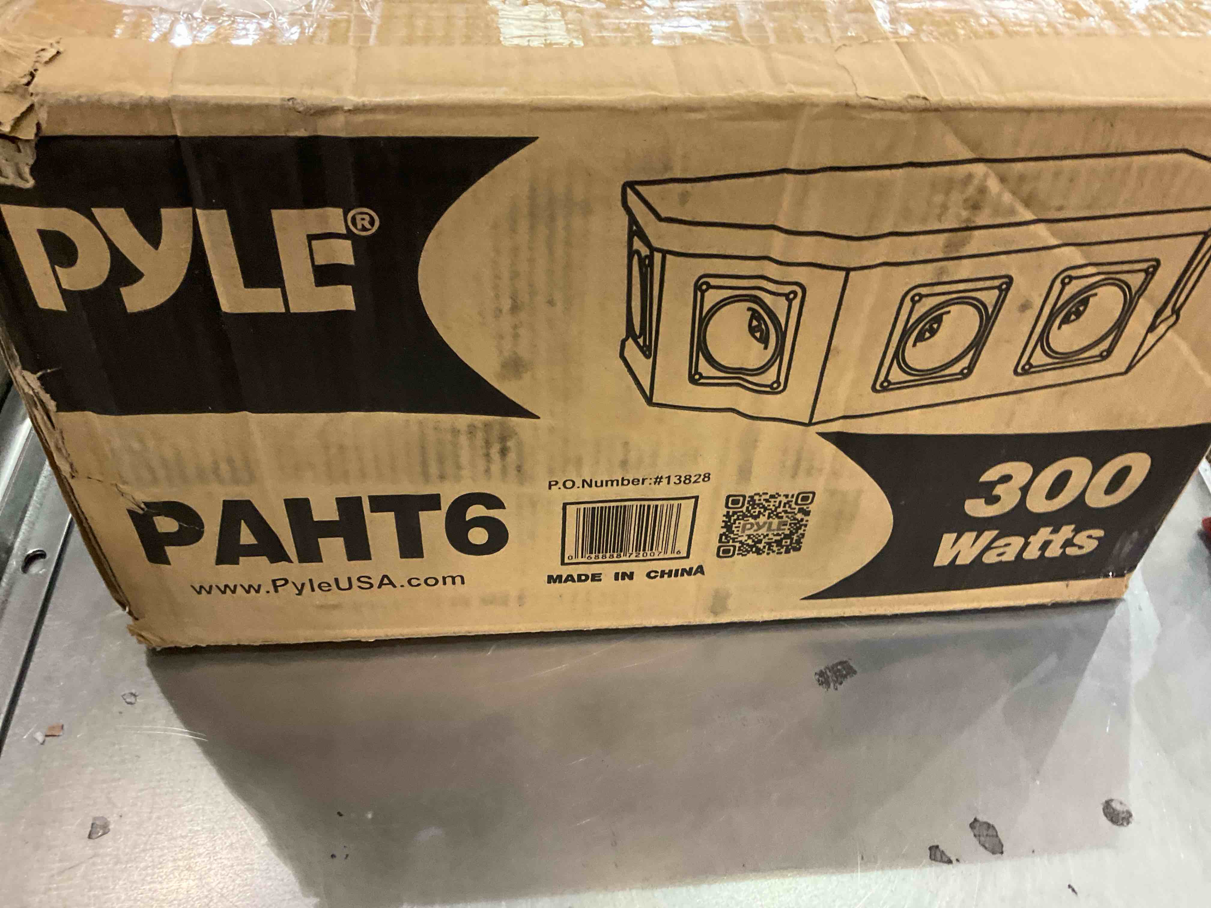 https://s3.amazonaws.com/lotting-images-prod/BargainHunt/EXS01182556_1709560321943.jpeg