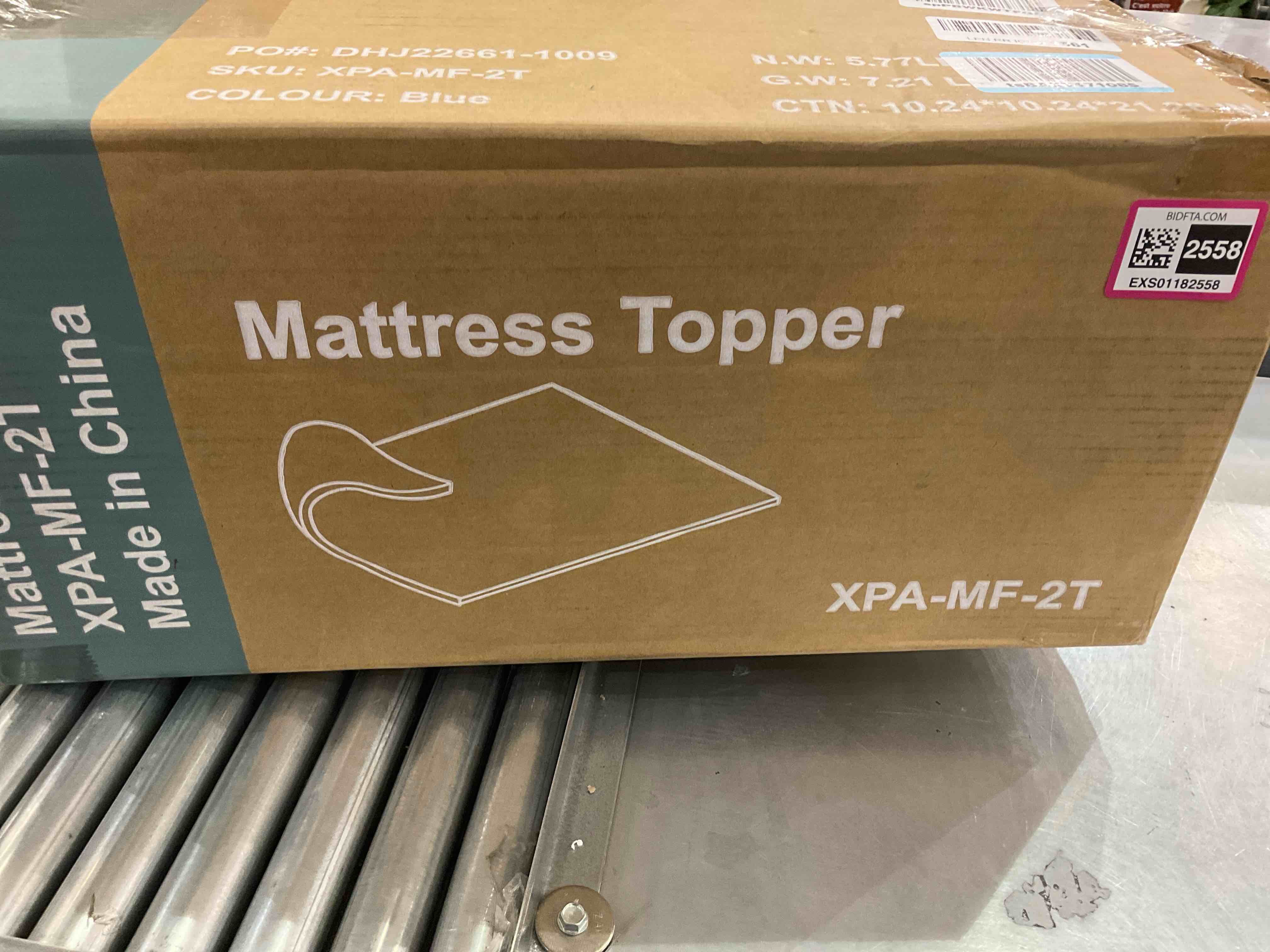 https://s3.amazonaws.com/lotting-images-prod/BargainHunt/EXS01182558_1709562536519.jpeg