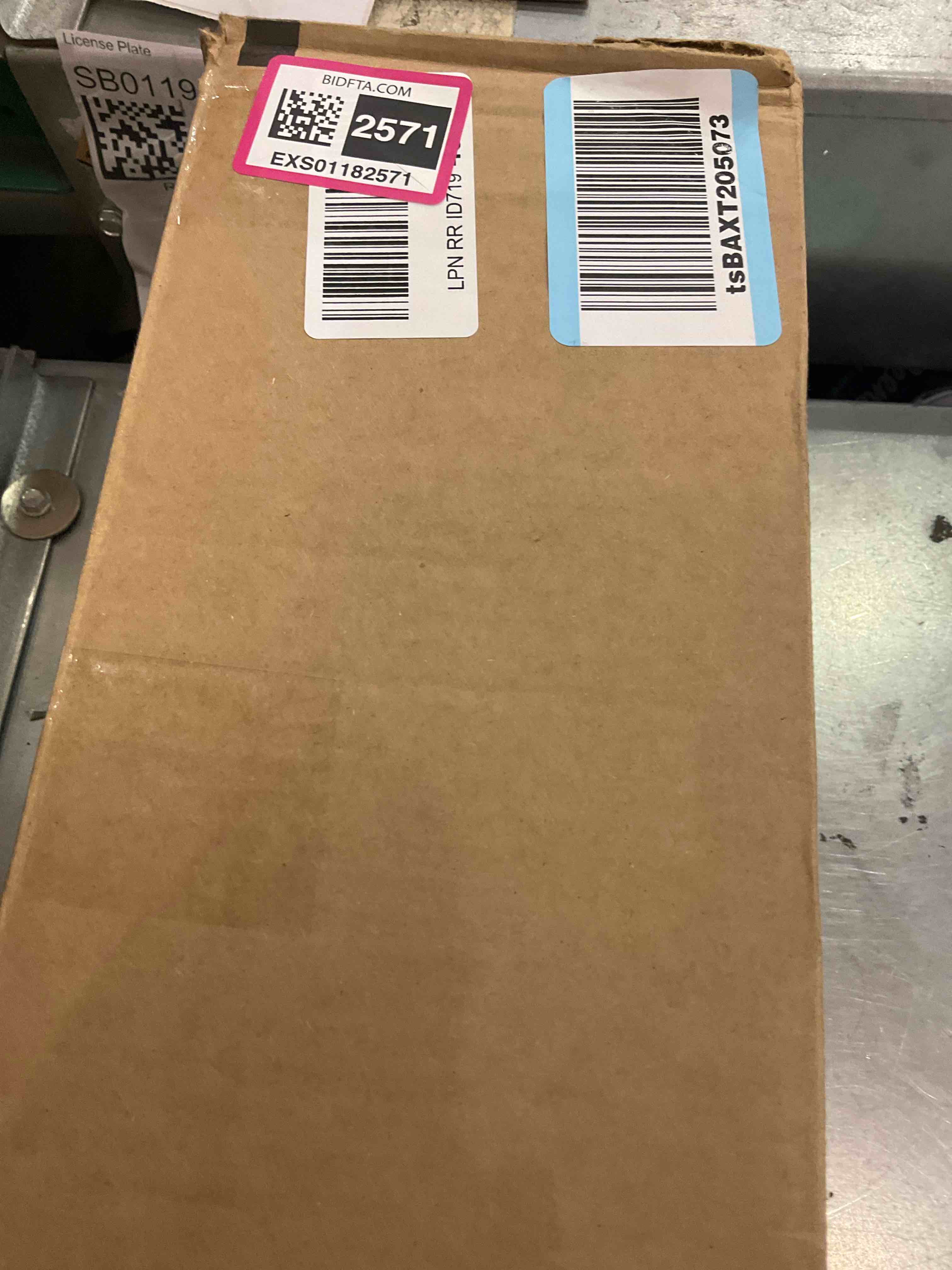 https://s3.amazonaws.com/lotting-images-prod/BargainHunt/EXS01182571_1709564650499.jpeg