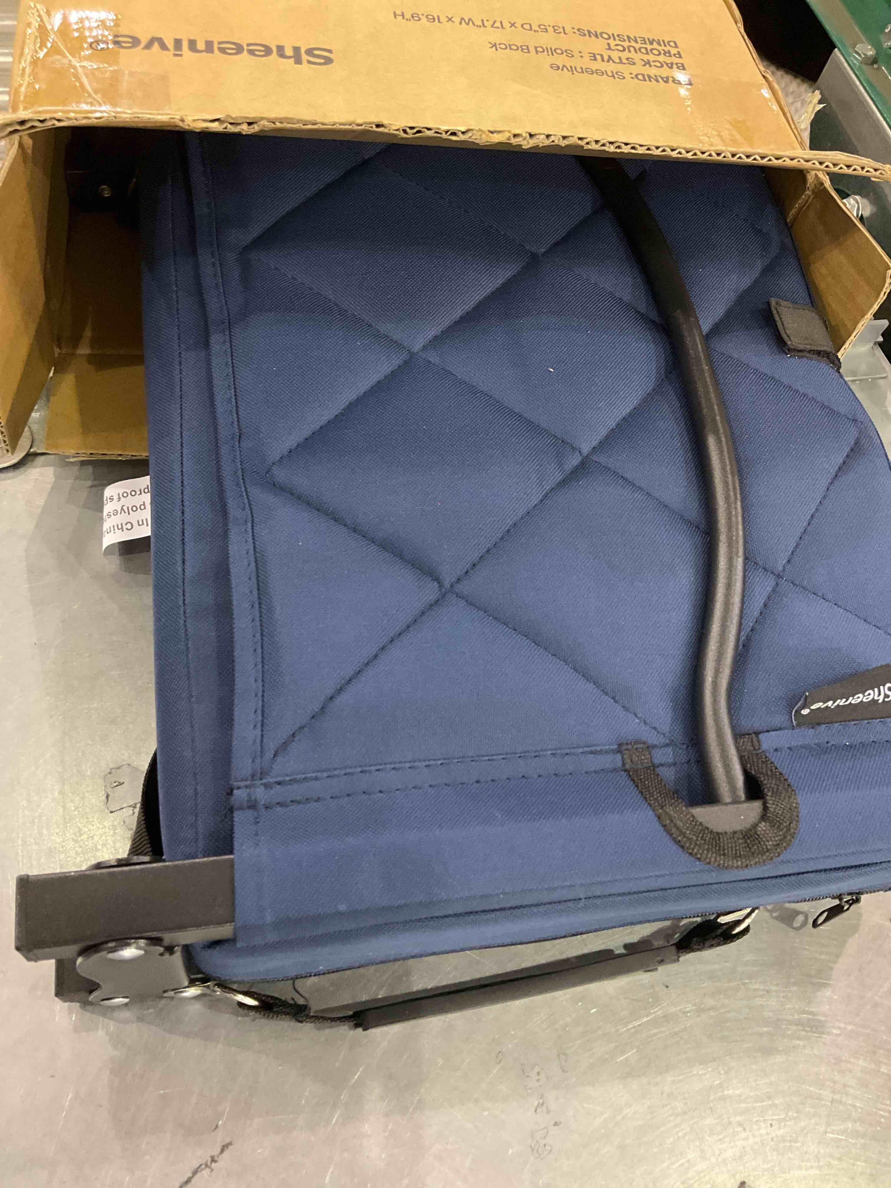 https://s3.amazonaws.com/lotting-images-prod/BargainHunt/EXS01182678_1709643285579.jpeg