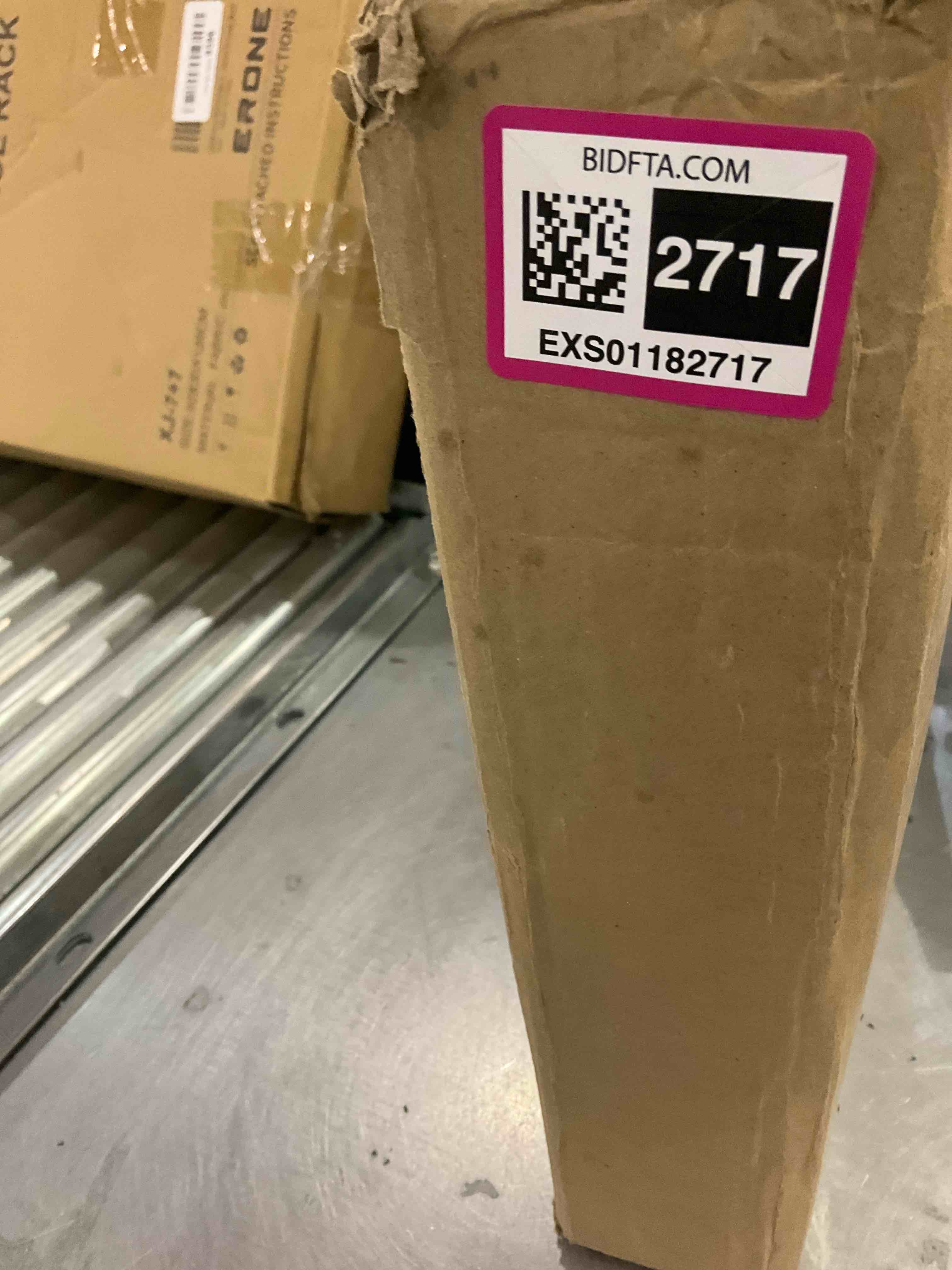 https://s3.amazonaws.com/lotting-images-prod/BargainHunt/EXS01182717_1709650678685.jpeg