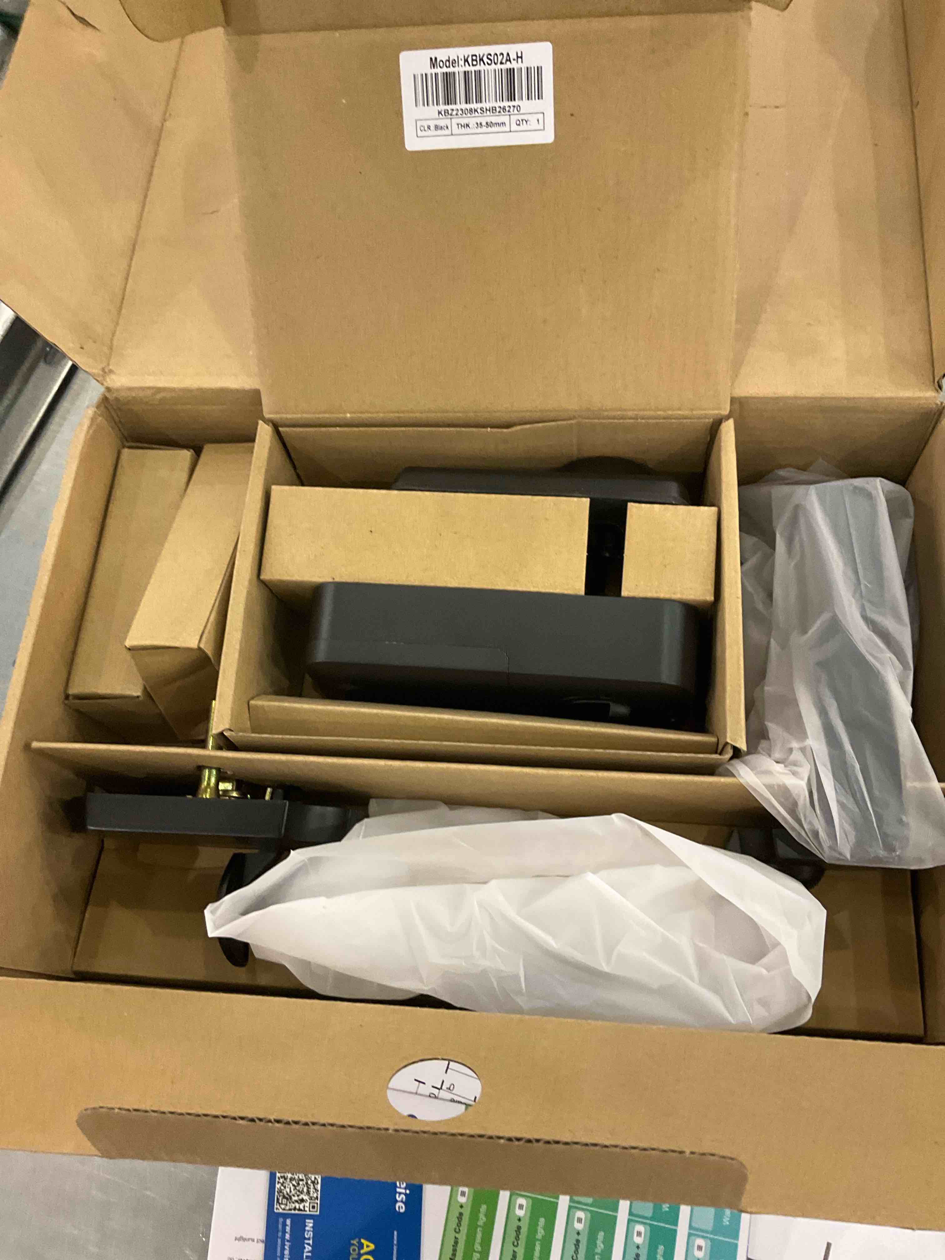 https://s3.amazonaws.com/lotting-images-prod/BargainHunt/EXS01182734_1709653165349.jpeg