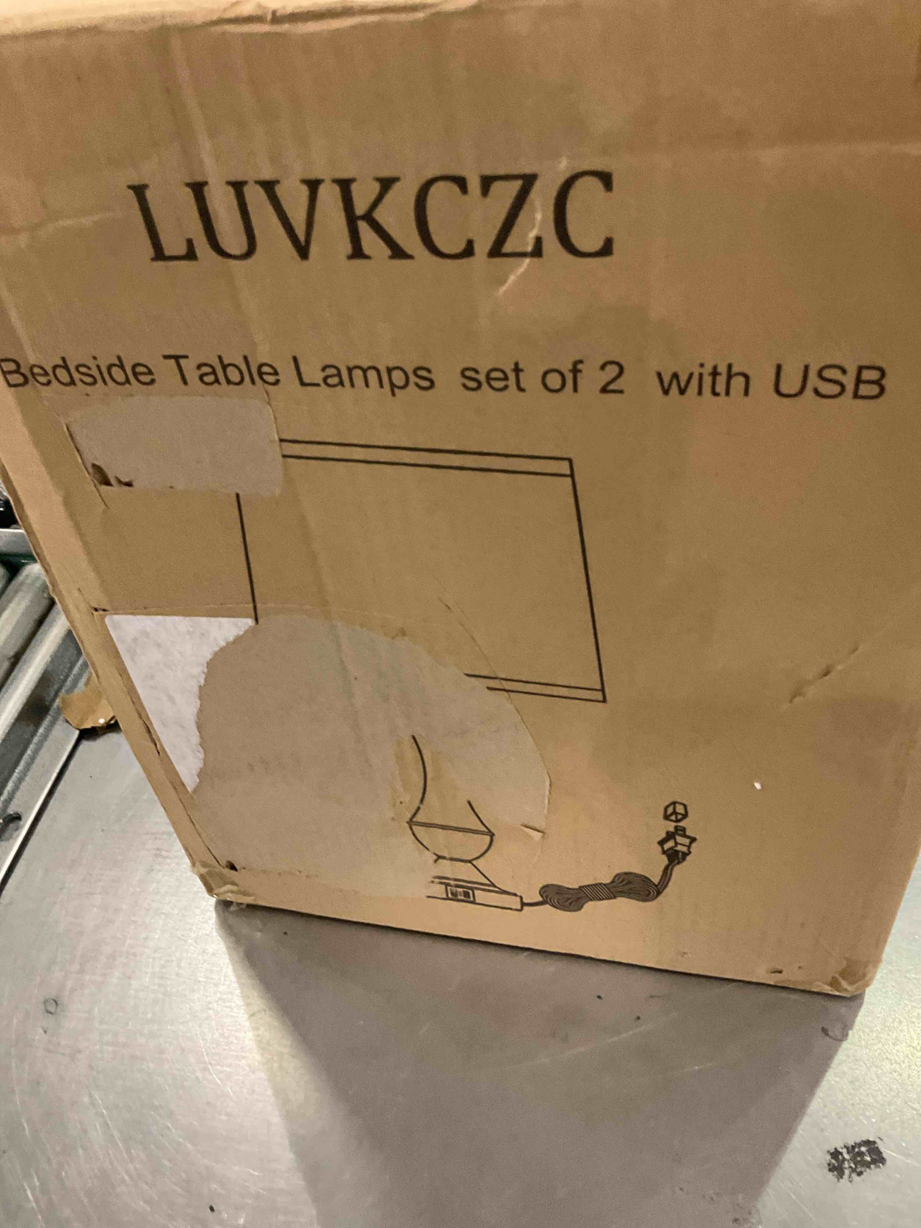 https://s3.amazonaws.com/lotting-images-prod/BargainHunt/EXS01182736_1709653348886.jpeg