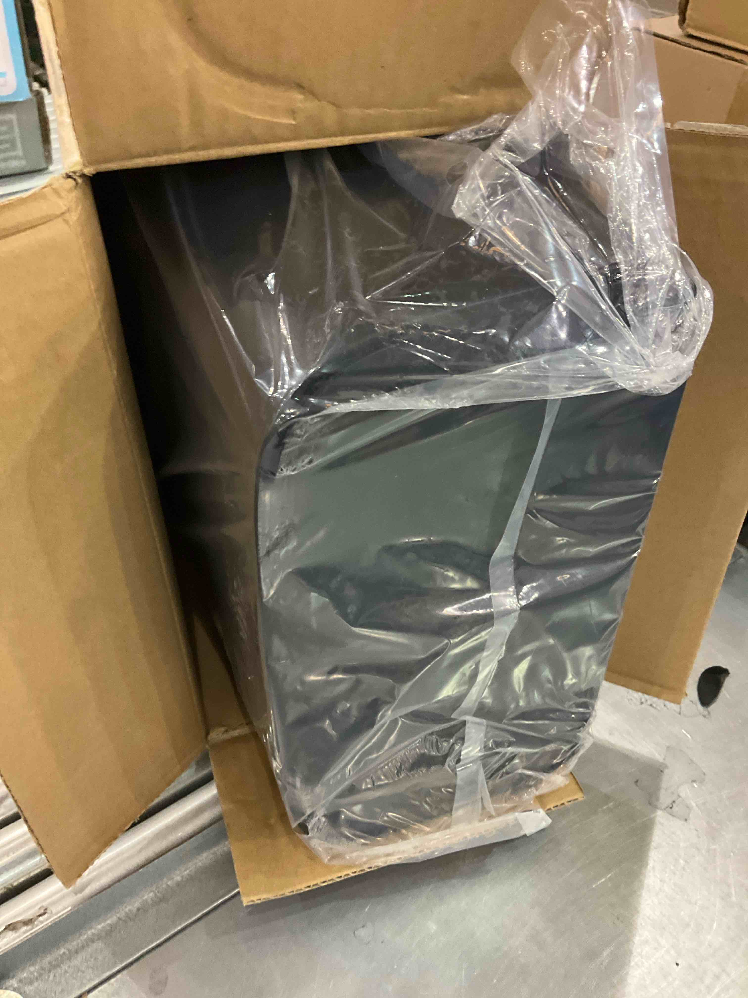 https://s3.amazonaws.com/lotting-images-prod/BargainHunt/EXS01182866_1709736234387.jpeg