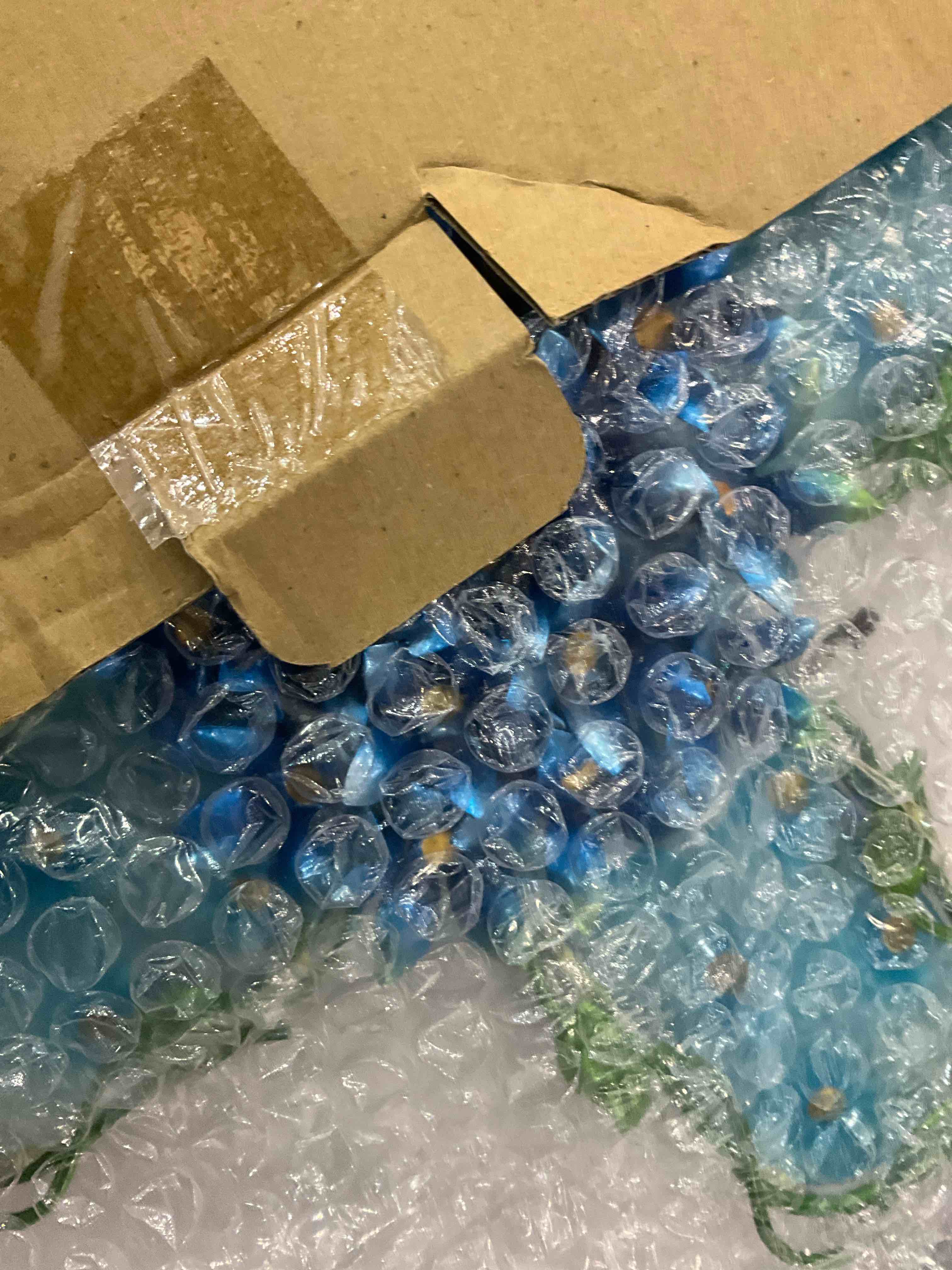 https://s3.amazonaws.com/lotting-images-prod/BargainHunt/EXS01183071_1711474030095.jpeg