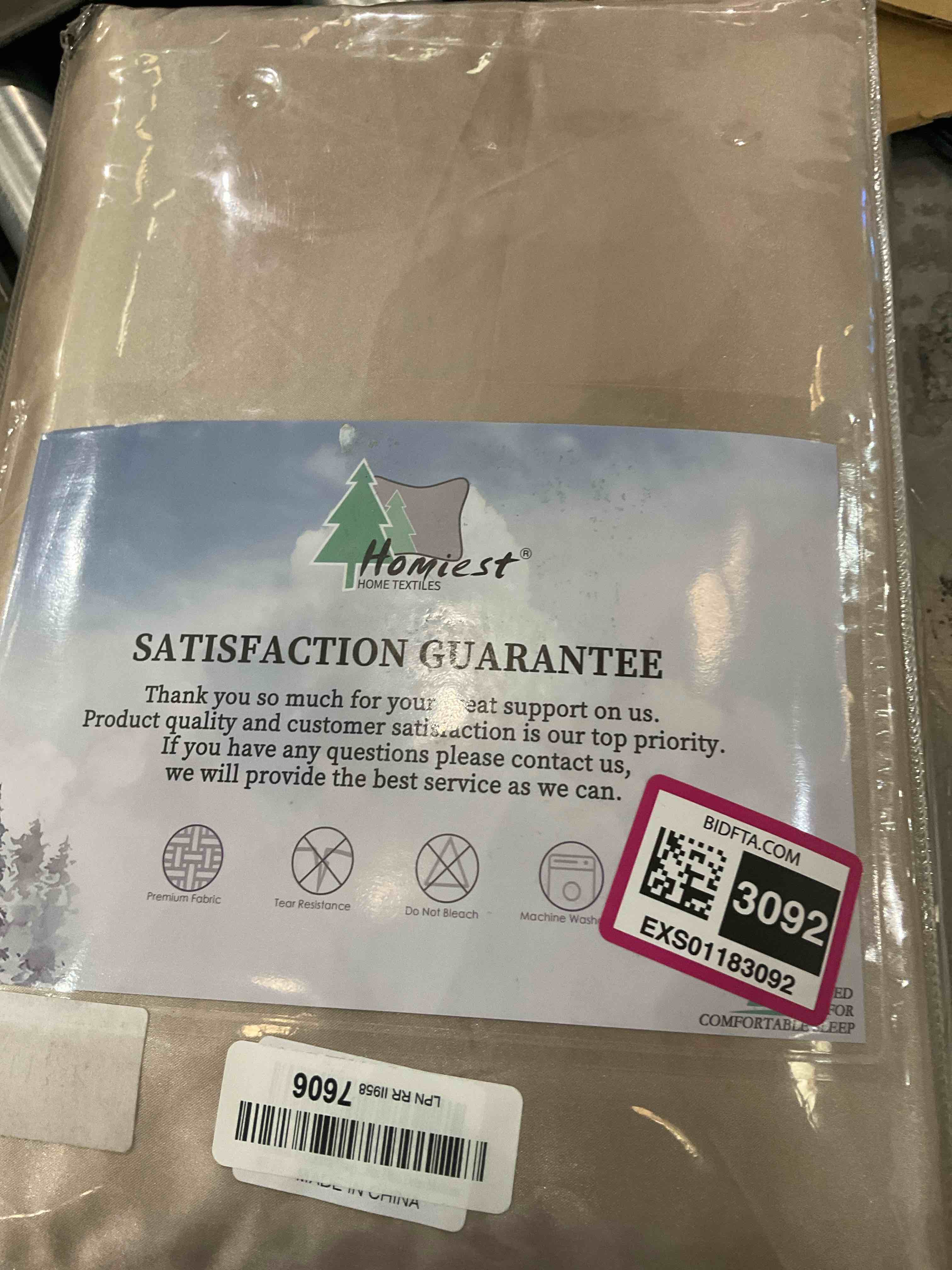 https://s3.amazonaws.com/lotting-images-prod/BargainHunt/EXS01183092_1711475517737.jpeg