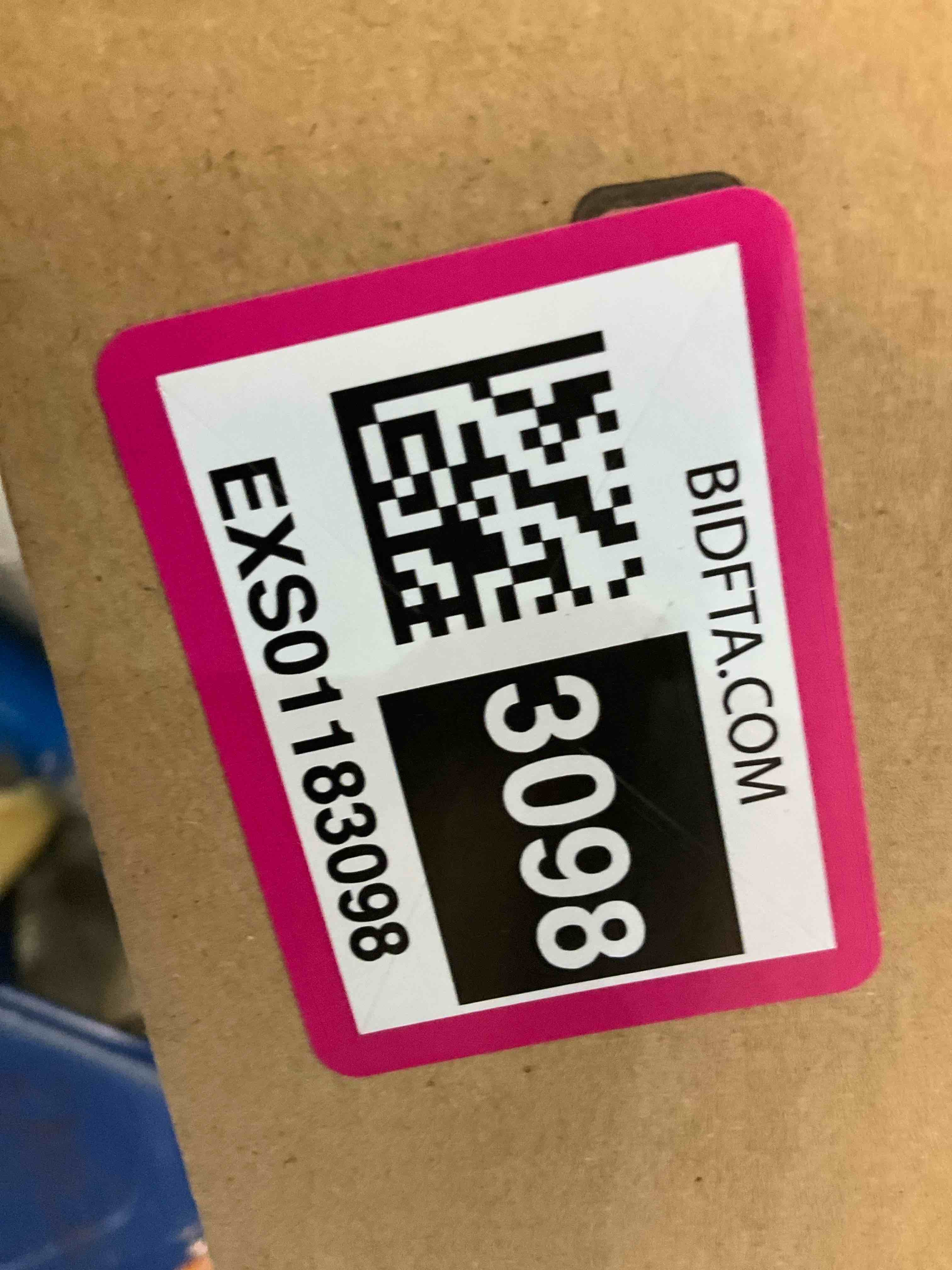 https://s3.amazonaws.com/lotting-images-prod/BargainHunt/EXS01183098_1711478123122.jpeg
