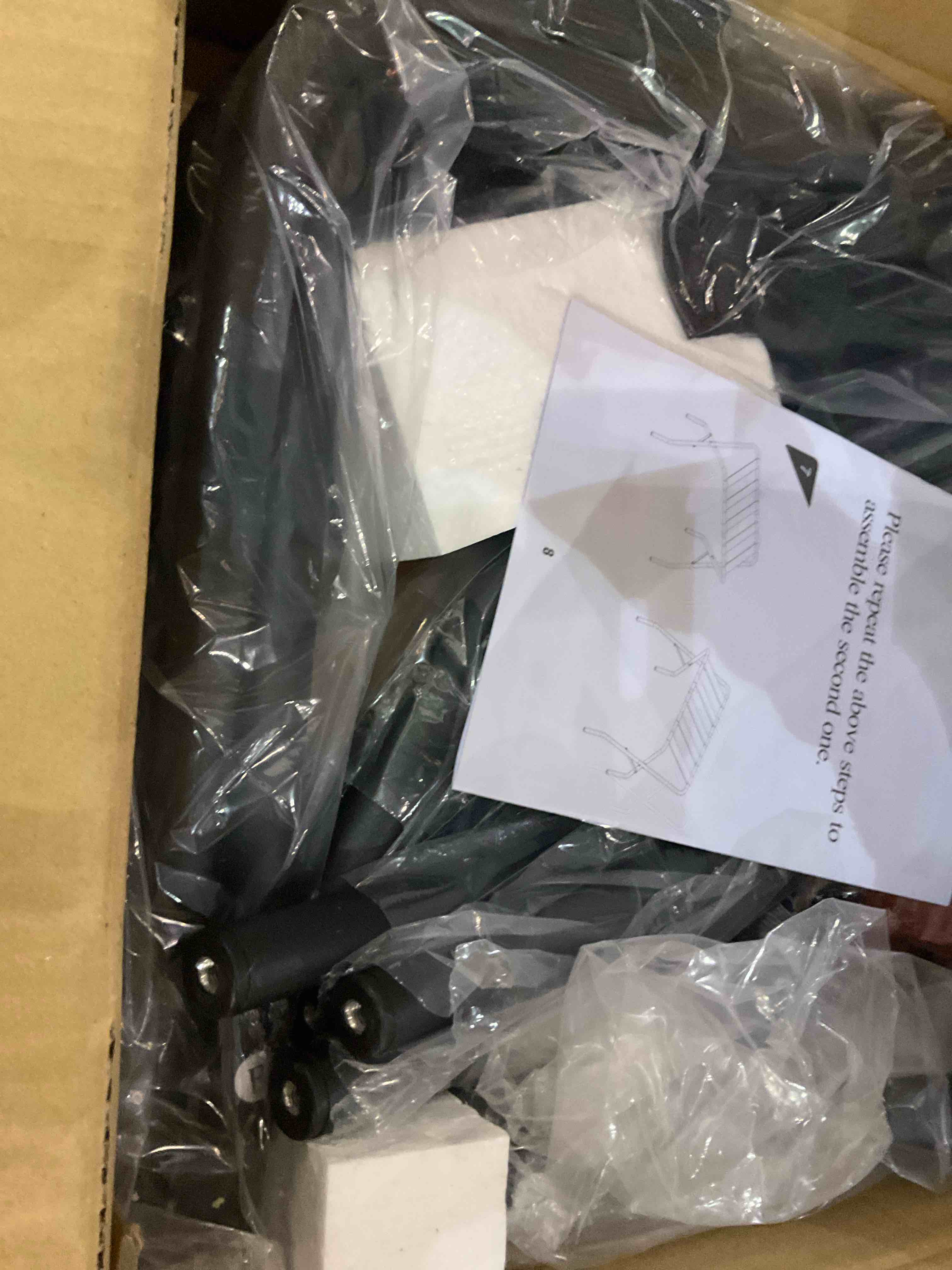 https://s3.amazonaws.com/lotting-images-prod/BargainHunt/EXS01183138_1711543762387.jpeg