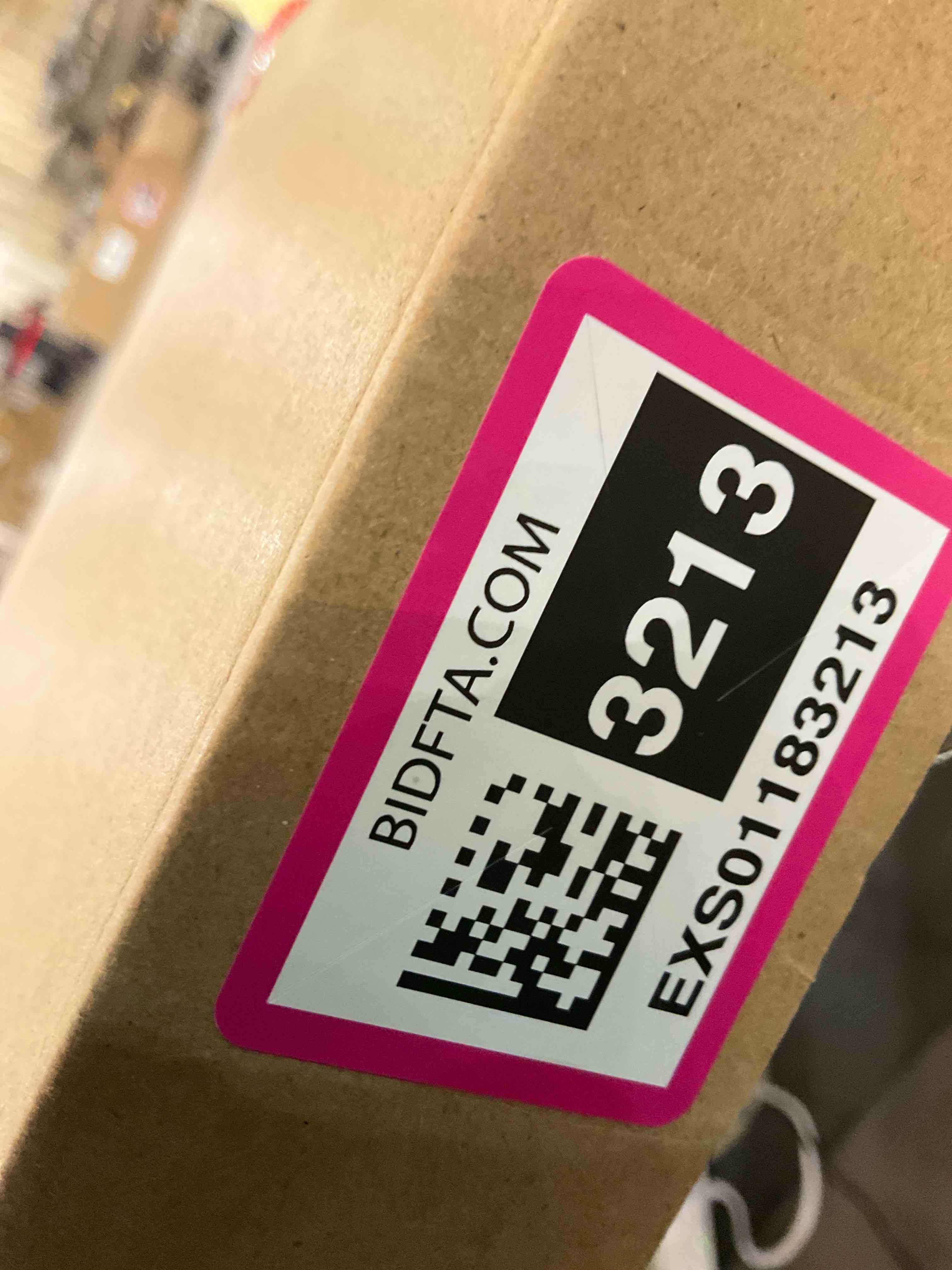 https://s3.amazonaws.com/lotting-images-prod/BargainHunt/EXS01183213_1711565006976.jpeg