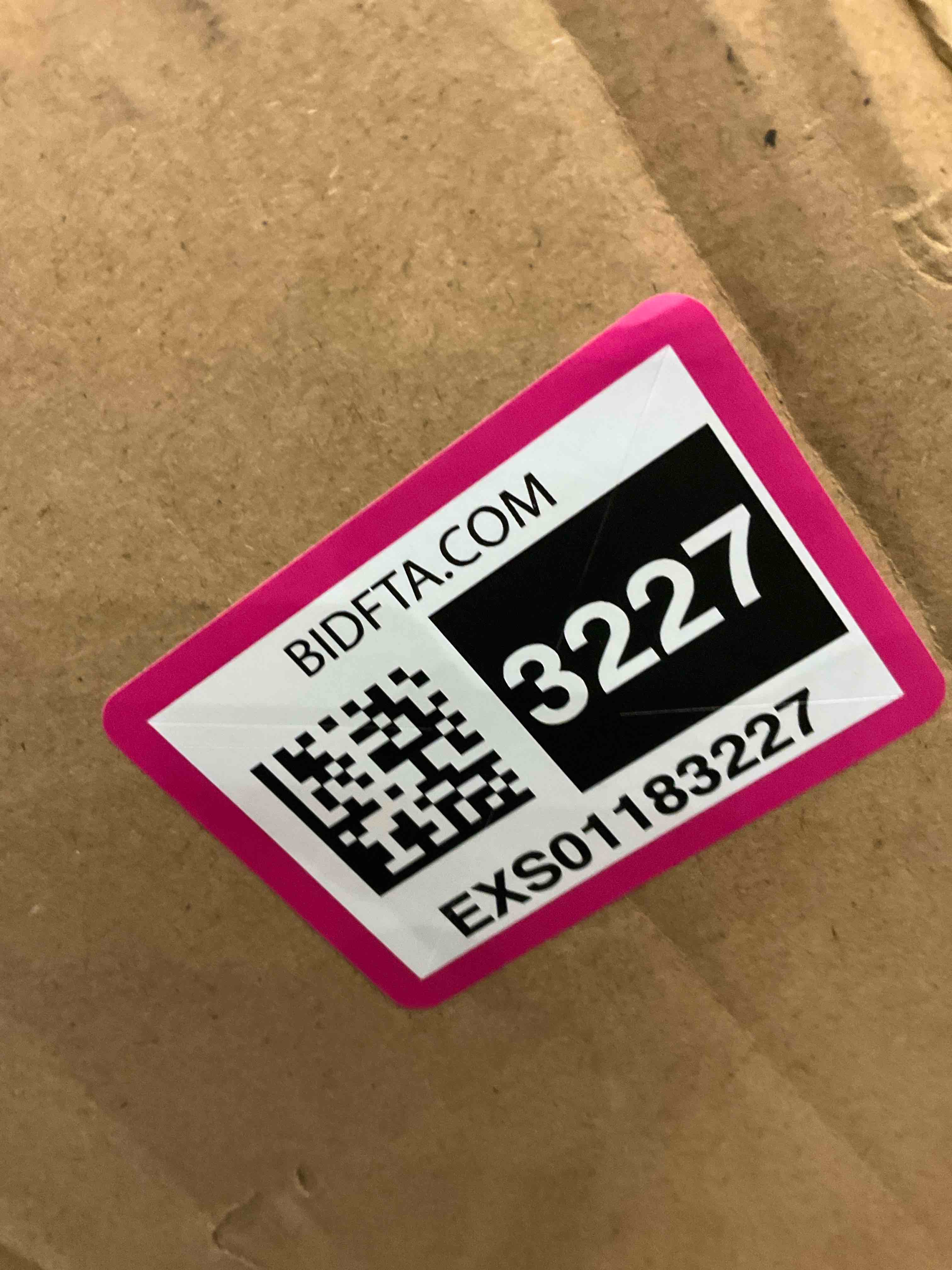 https://s3.amazonaws.com/lotting-images-prod/BargainHunt/EXS01183227_1711566605699.jpeg