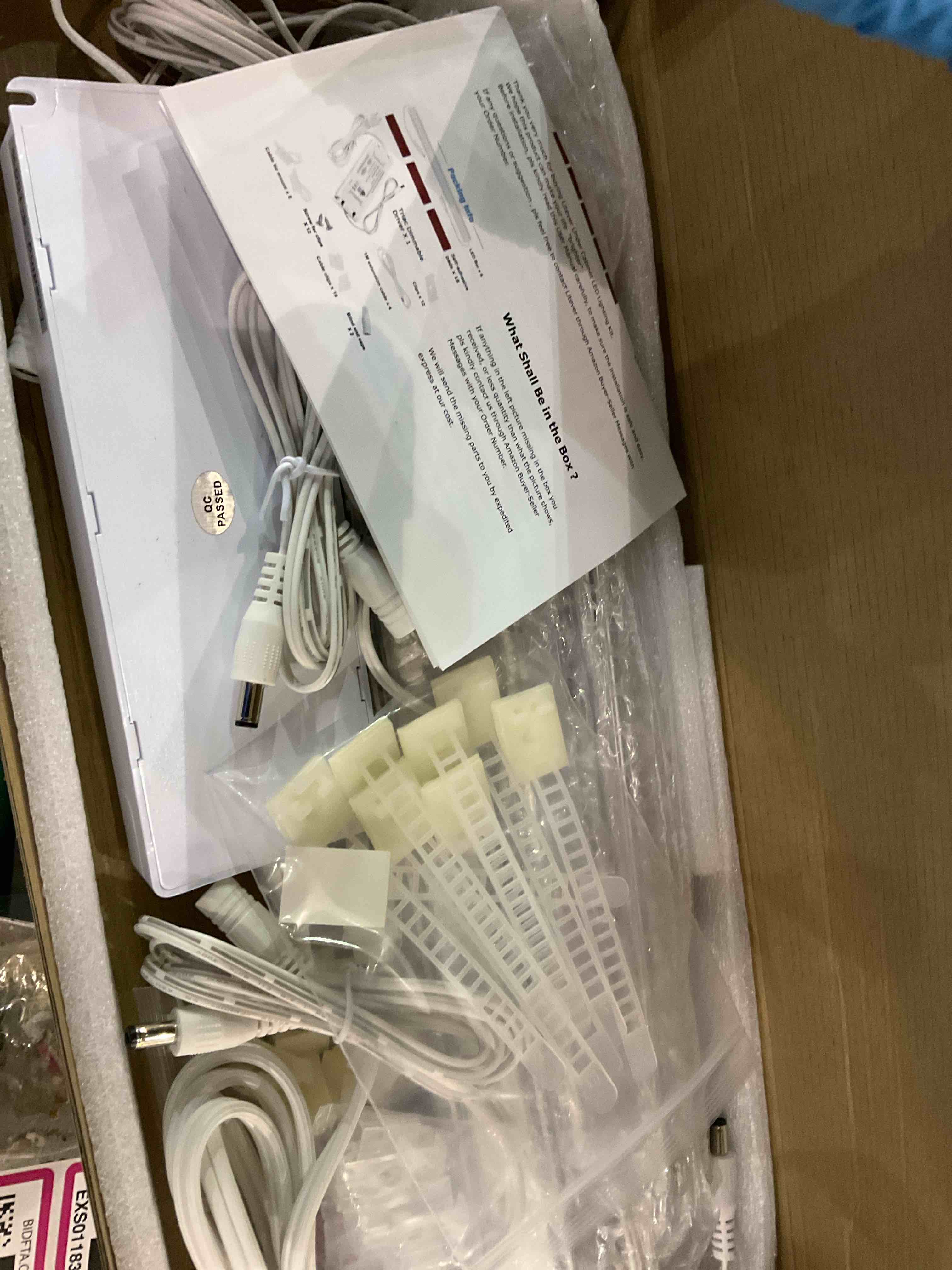 https://s3.amazonaws.com/lotting-images-prod/BargainHunt/EXS01183250_1711625831065.jpeg