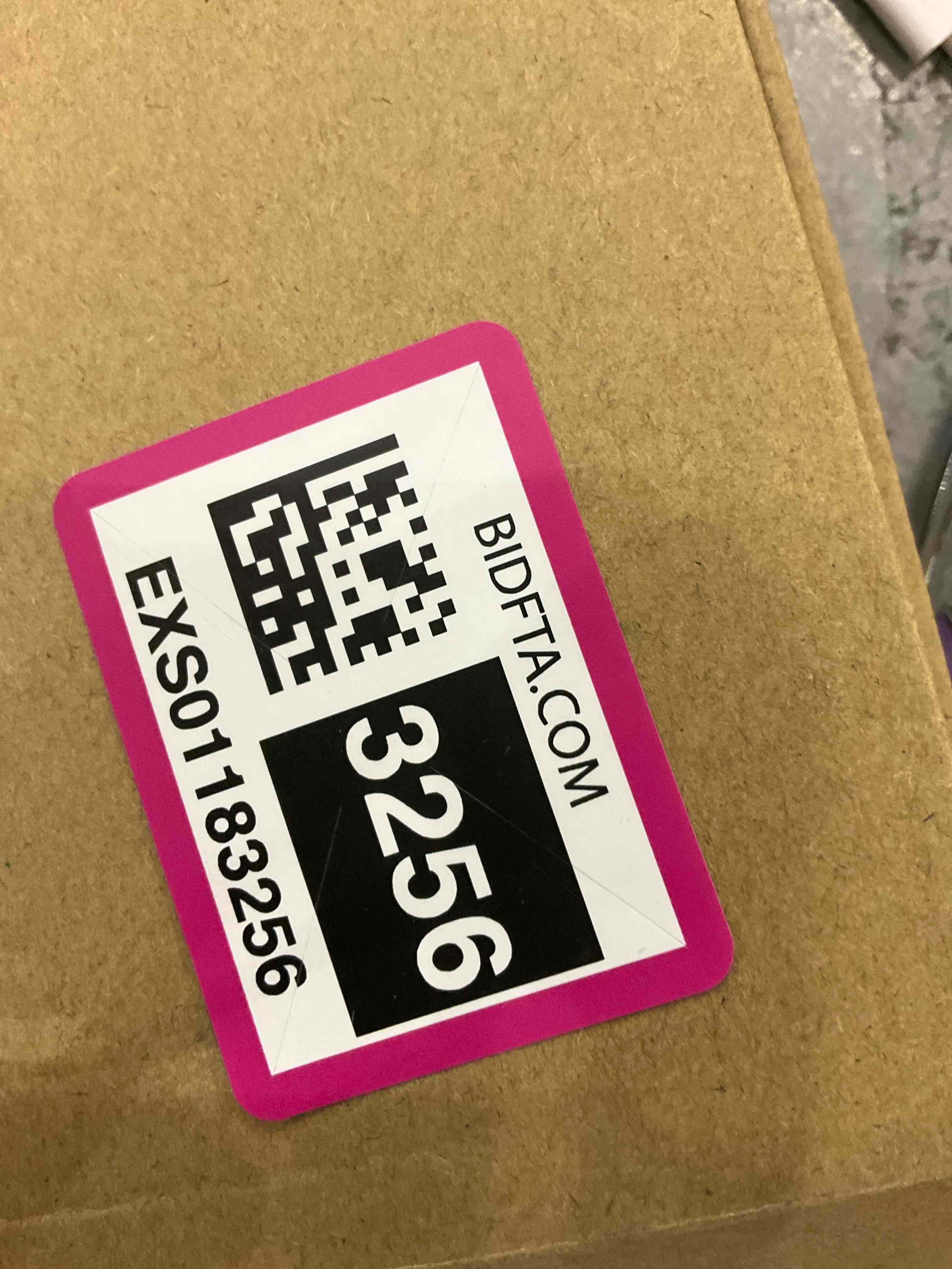 https://s3.amazonaws.com/lotting-images-prod/BargainHunt/EXS01183256_1711626289500.jpeg