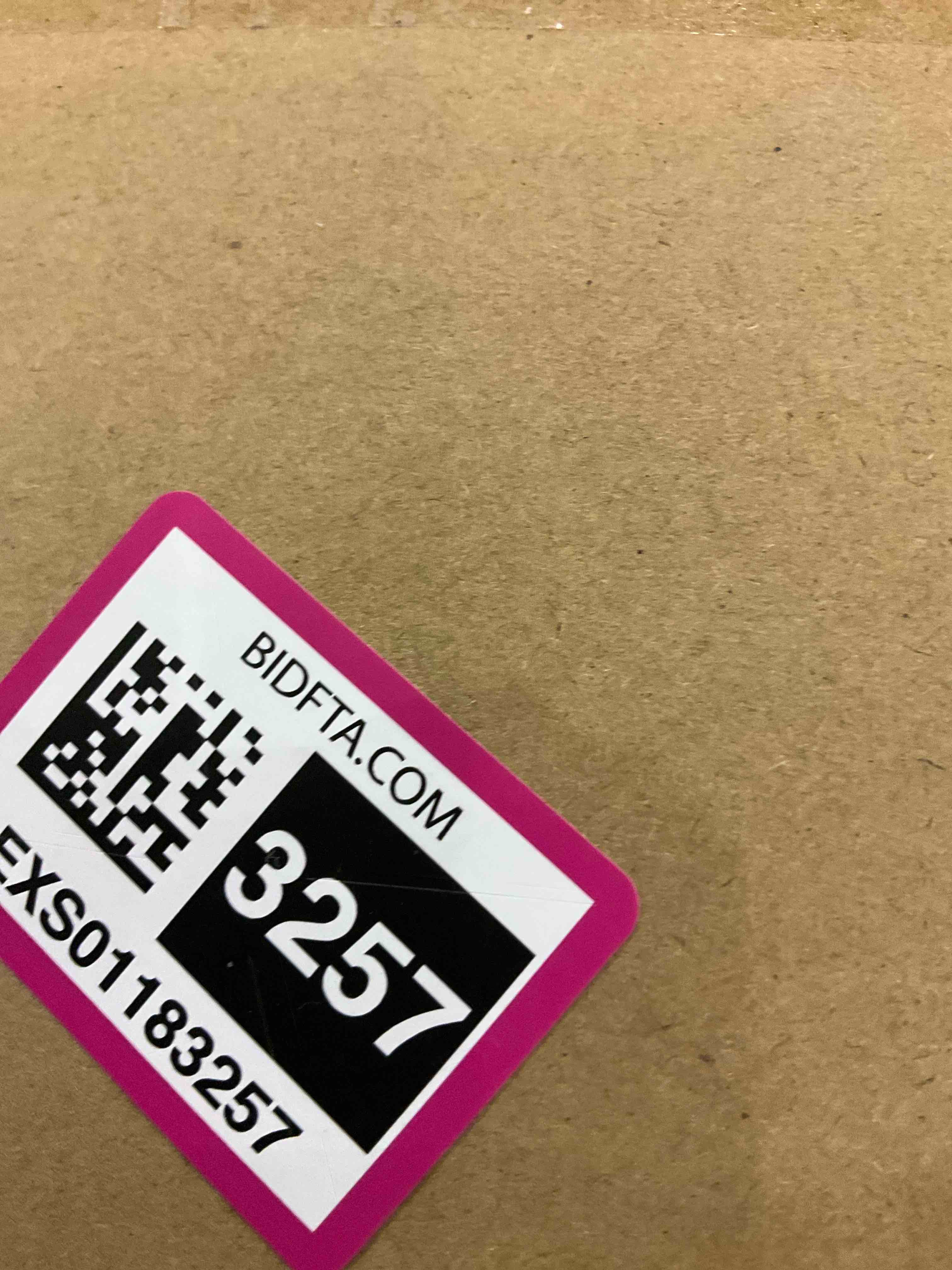 https://s3.amazonaws.com/lotting-images-prod/BargainHunt/EXS01183257_1711626342333.jpeg