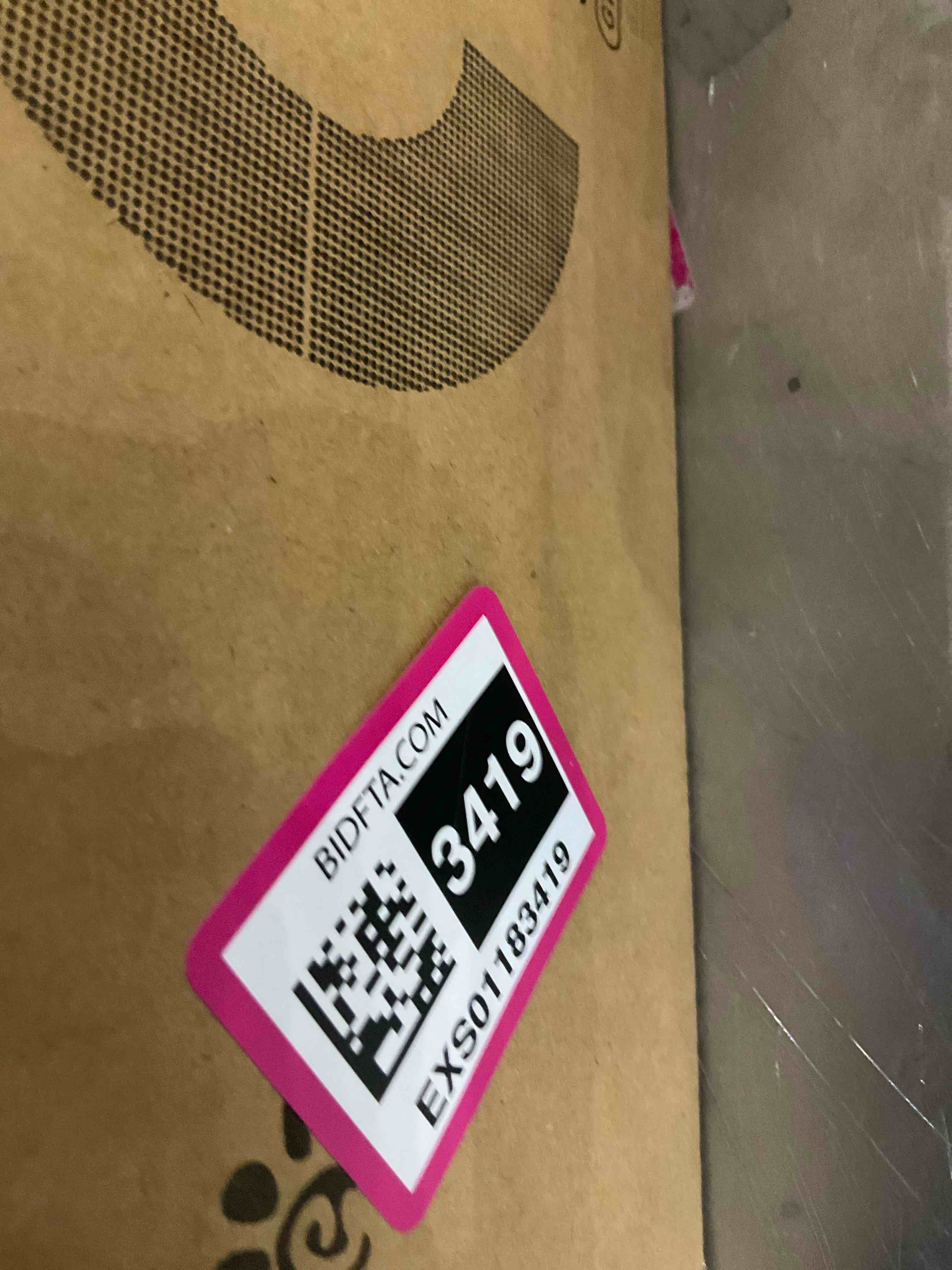 https://s3.amazonaws.com/lotting-images-prod/BargainHunt/EXS01183419_1711716273406.jpeg
