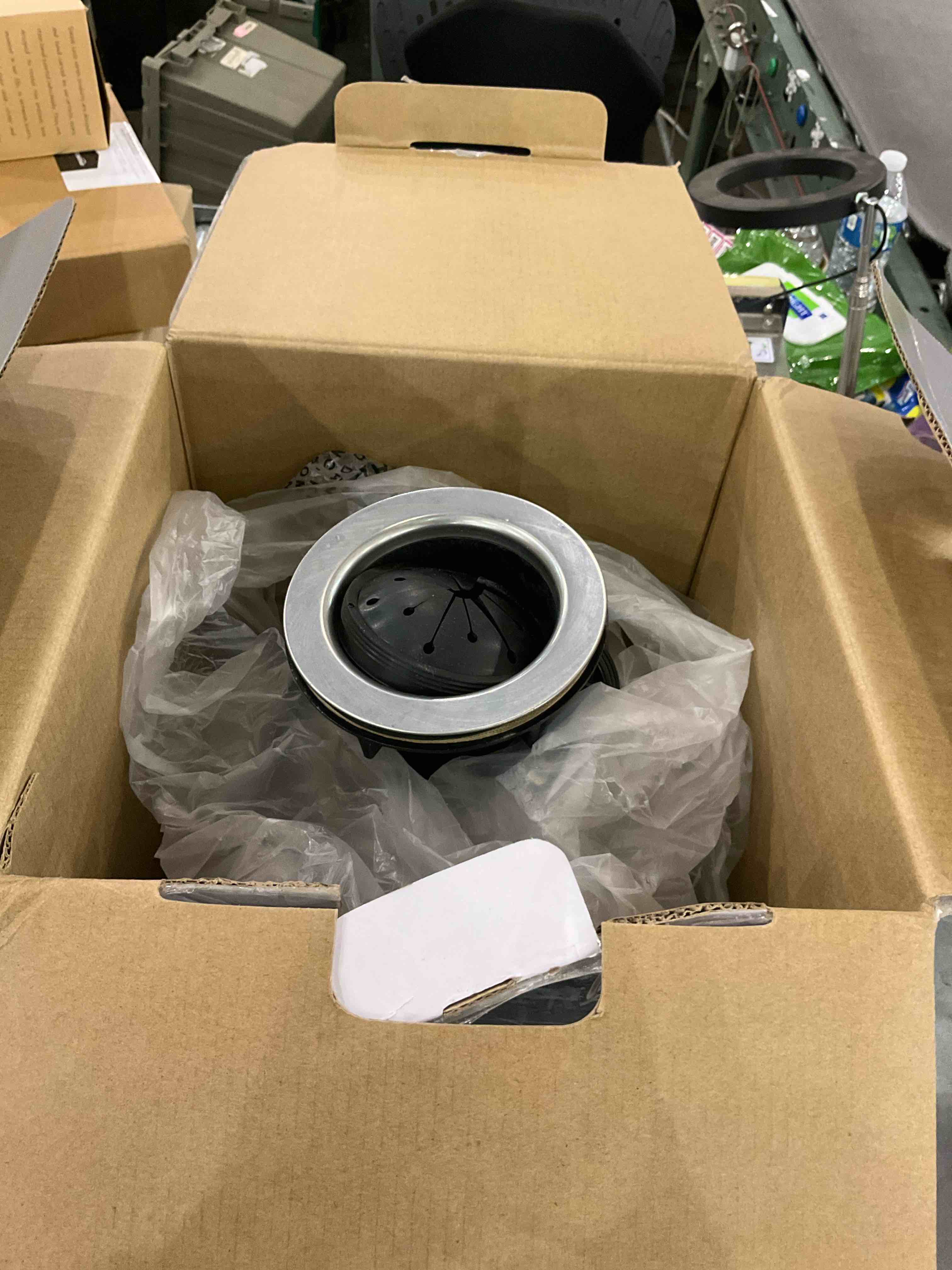 https://s3.amazonaws.com/lotting-images-prod/BargainHunt/EXS01183556_1709134375831.jpeg