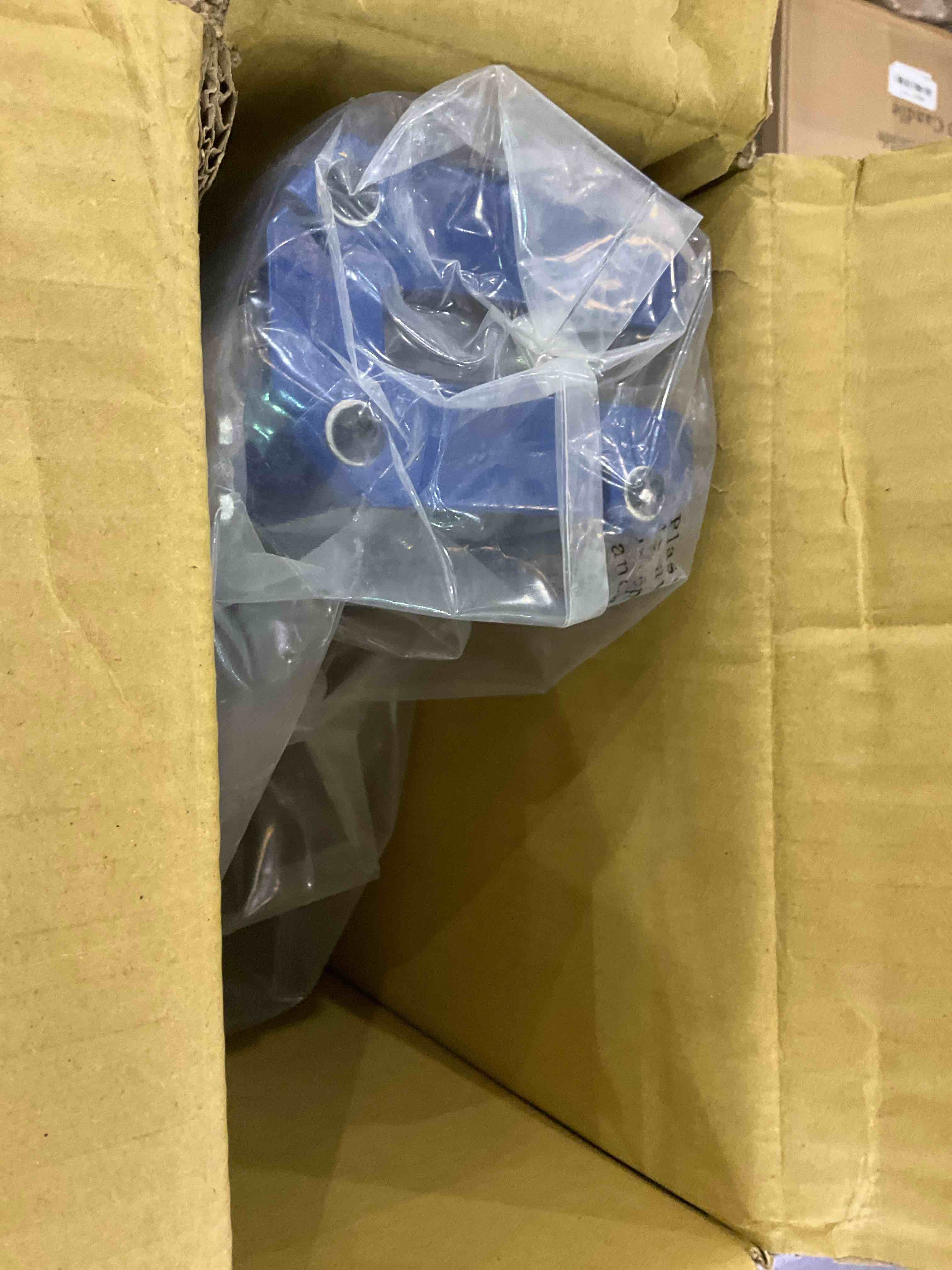 https://s3.amazonaws.com/lotting-images-prod/BargainHunt/EXS01183698_1709220632127.jpeg