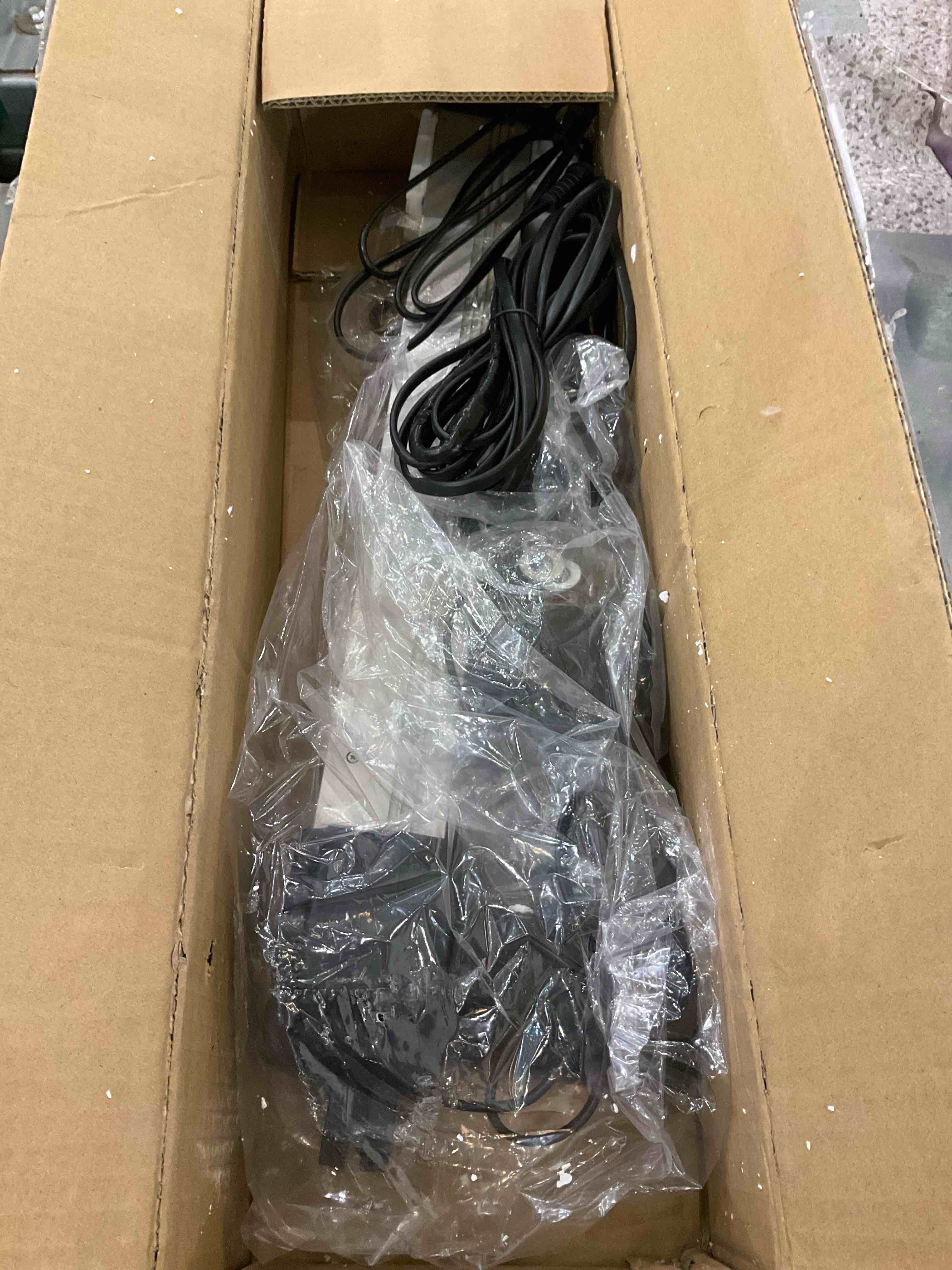 https://s3.amazonaws.com/lotting-images-prod/BargainHunt/EXS01183703_1709221220586.jpeg