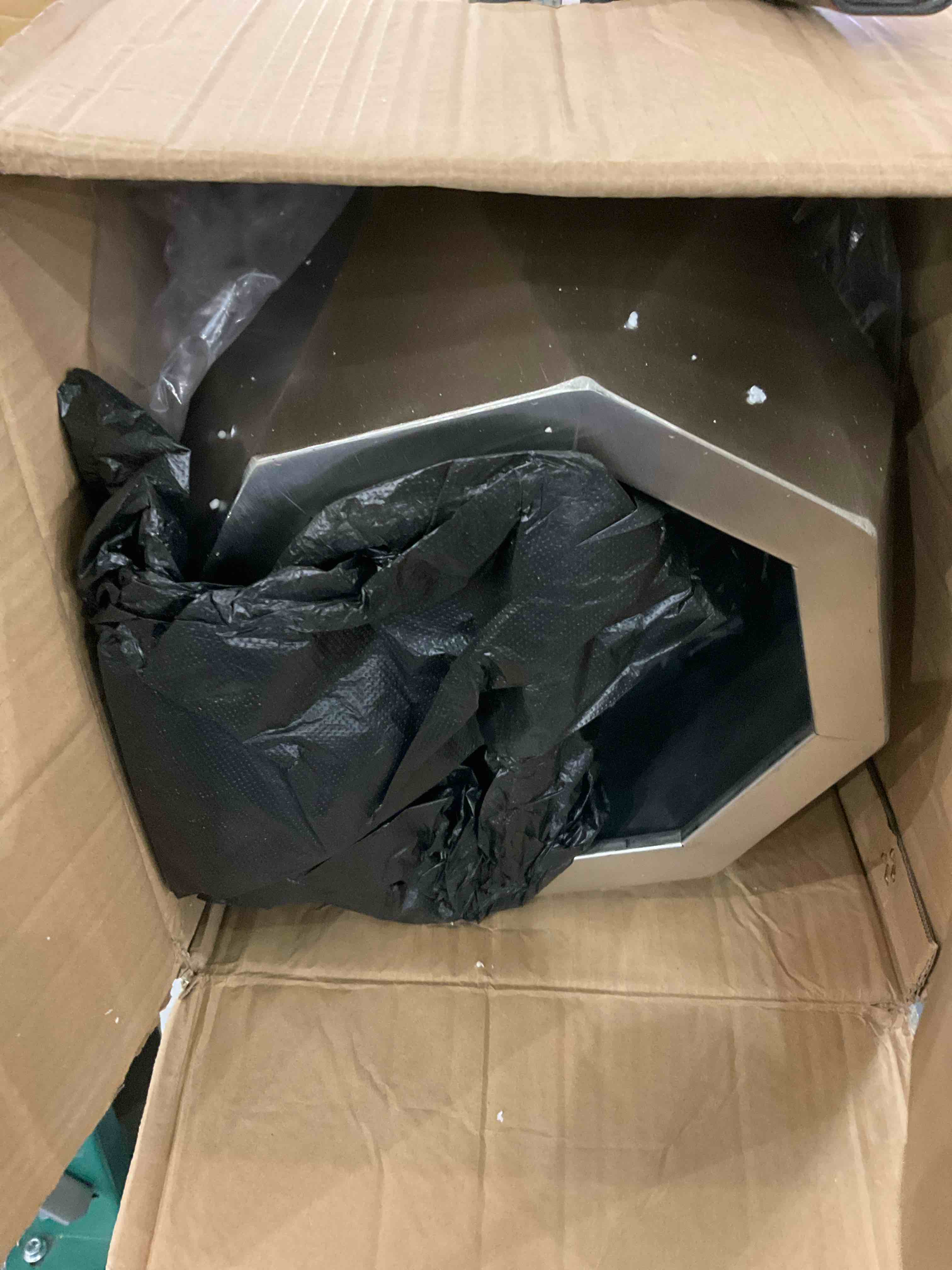 https://s3.amazonaws.com/lotting-images-prod/BargainHunt/EXS01184000_1709576175897.jpeg