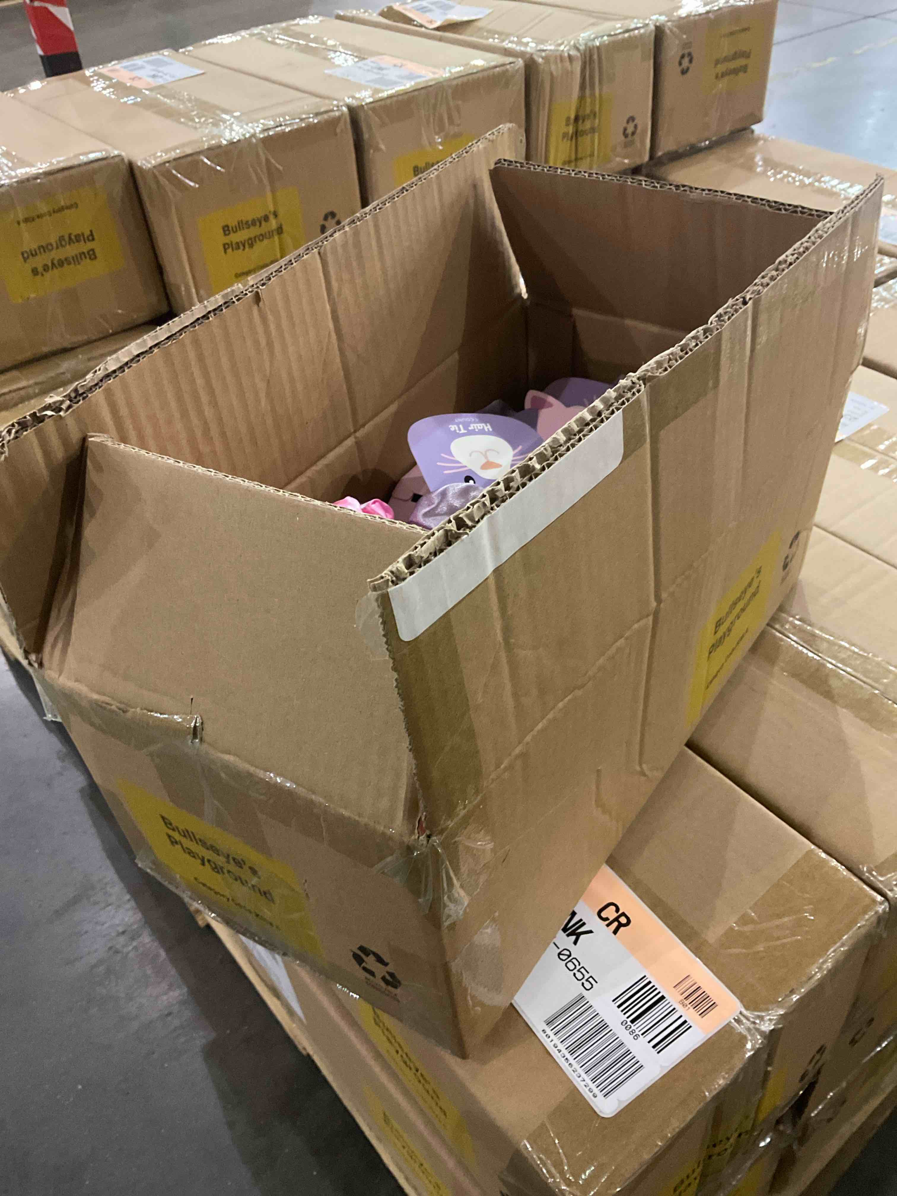 https://s3.amazonaws.com/lotting-images-prod/BargainHunt/EXS01184030_1710935721563.jpeg