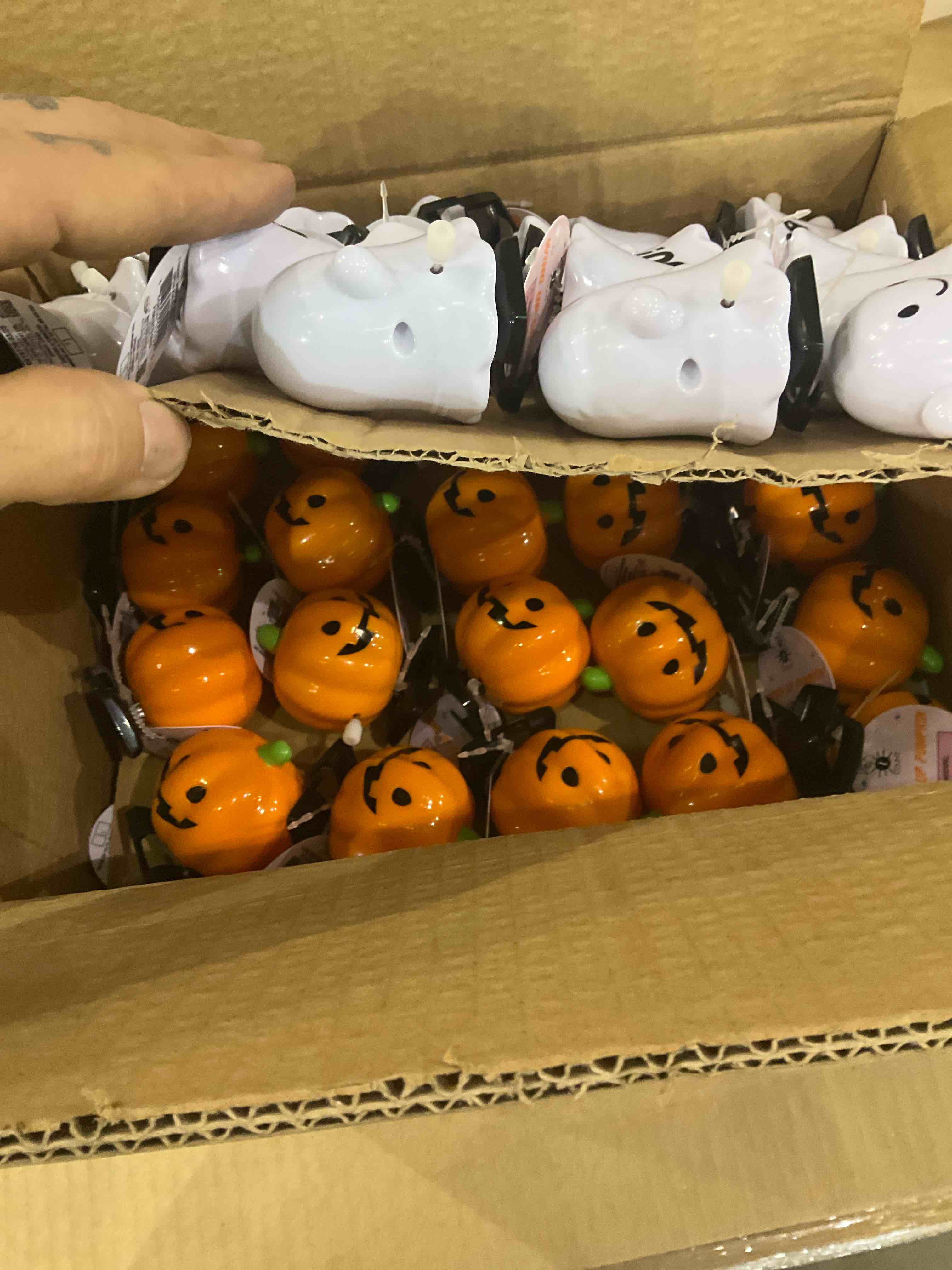 https://s3.amazonaws.com/lotting-images-prod/BargainHunt/EXS01184140_1710939086215.jpeg