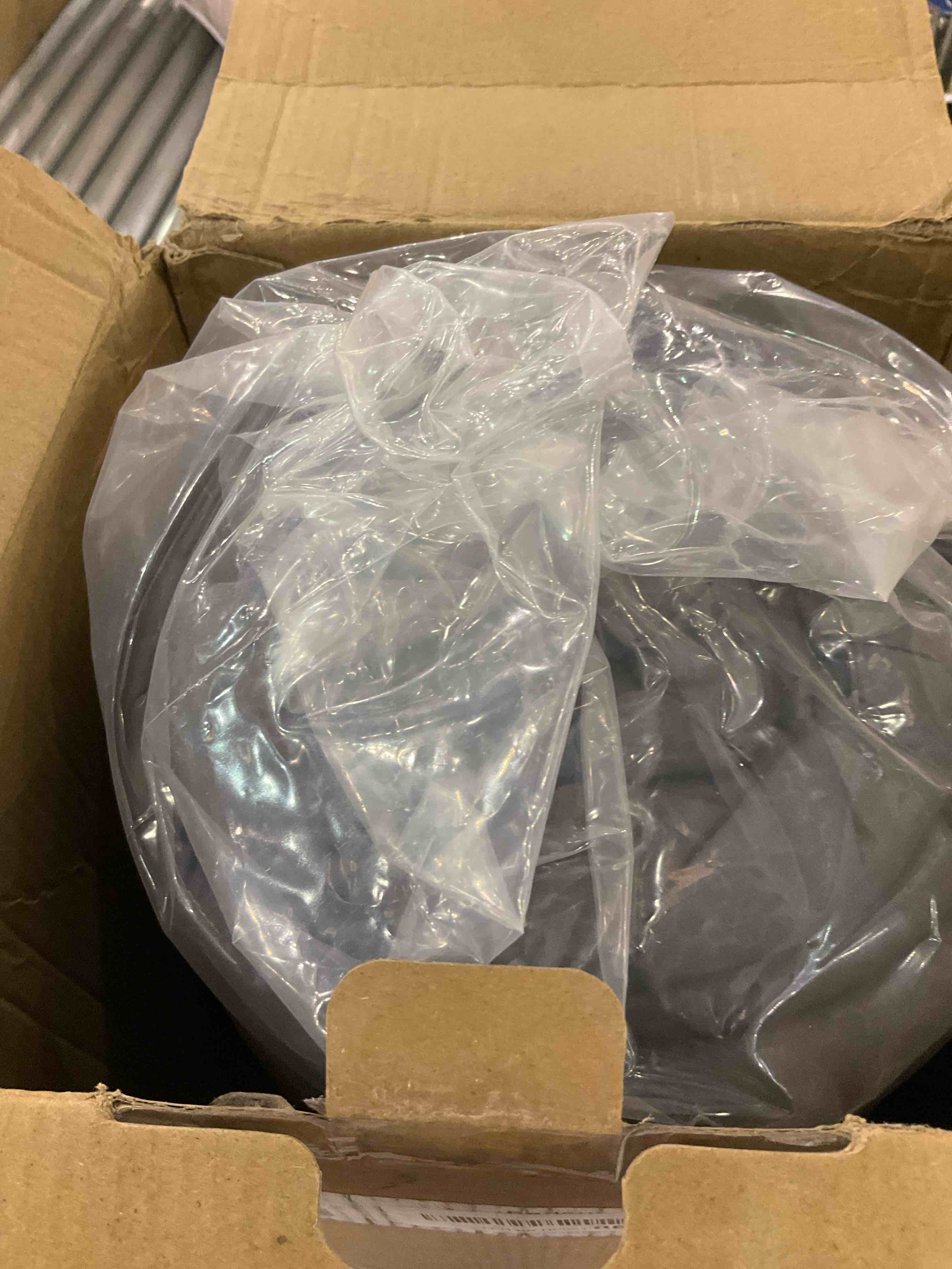 https://s3.amazonaws.com/lotting-images-prod/BargainHunt/EXS01184879_1709582410362.jpeg