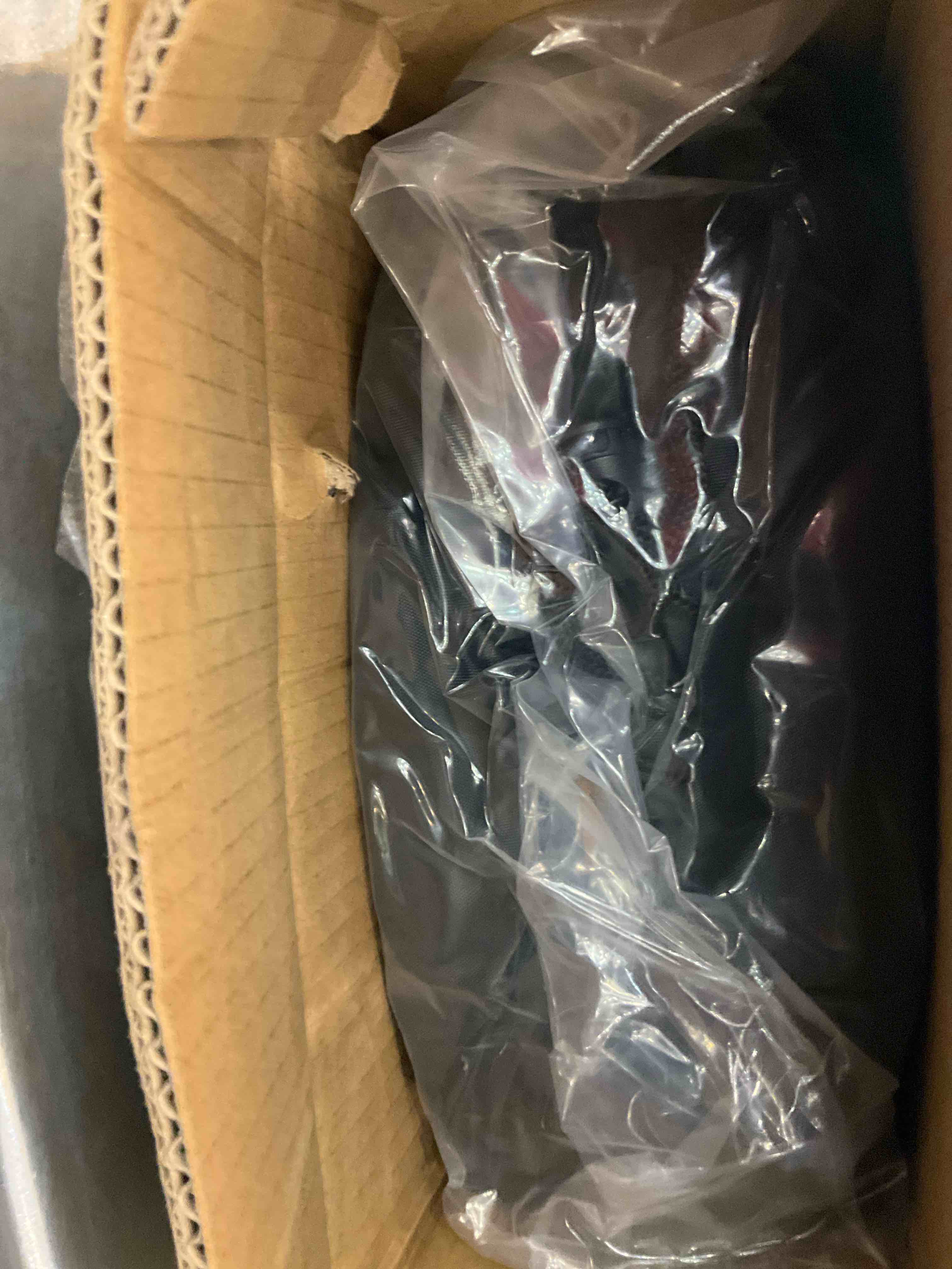 https://s3.amazonaws.com/lotting-images-prod/BargainHunt/EXS01185026_1710183041583.jpeg
