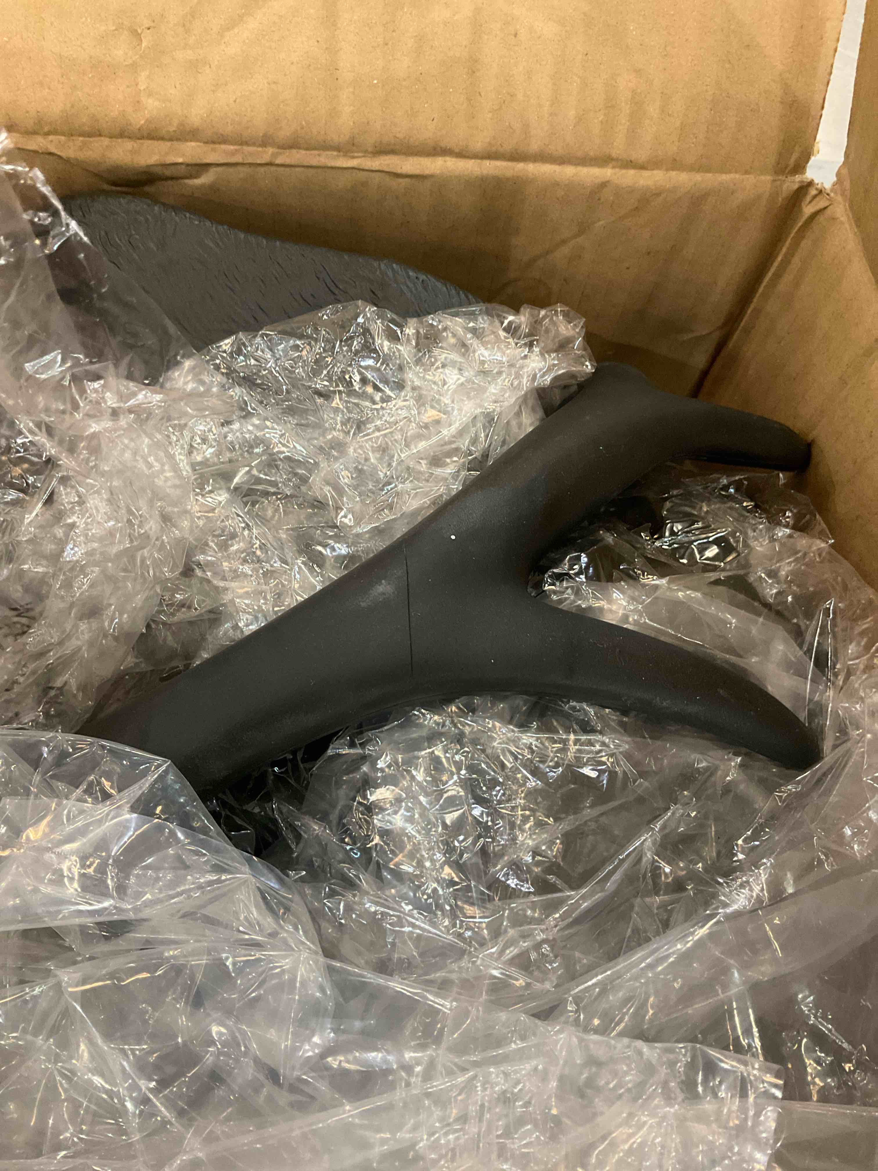 https://s3.amazonaws.com/lotting-images-prod/BargainHunt/EXS01185059_1710266094008.jpeg