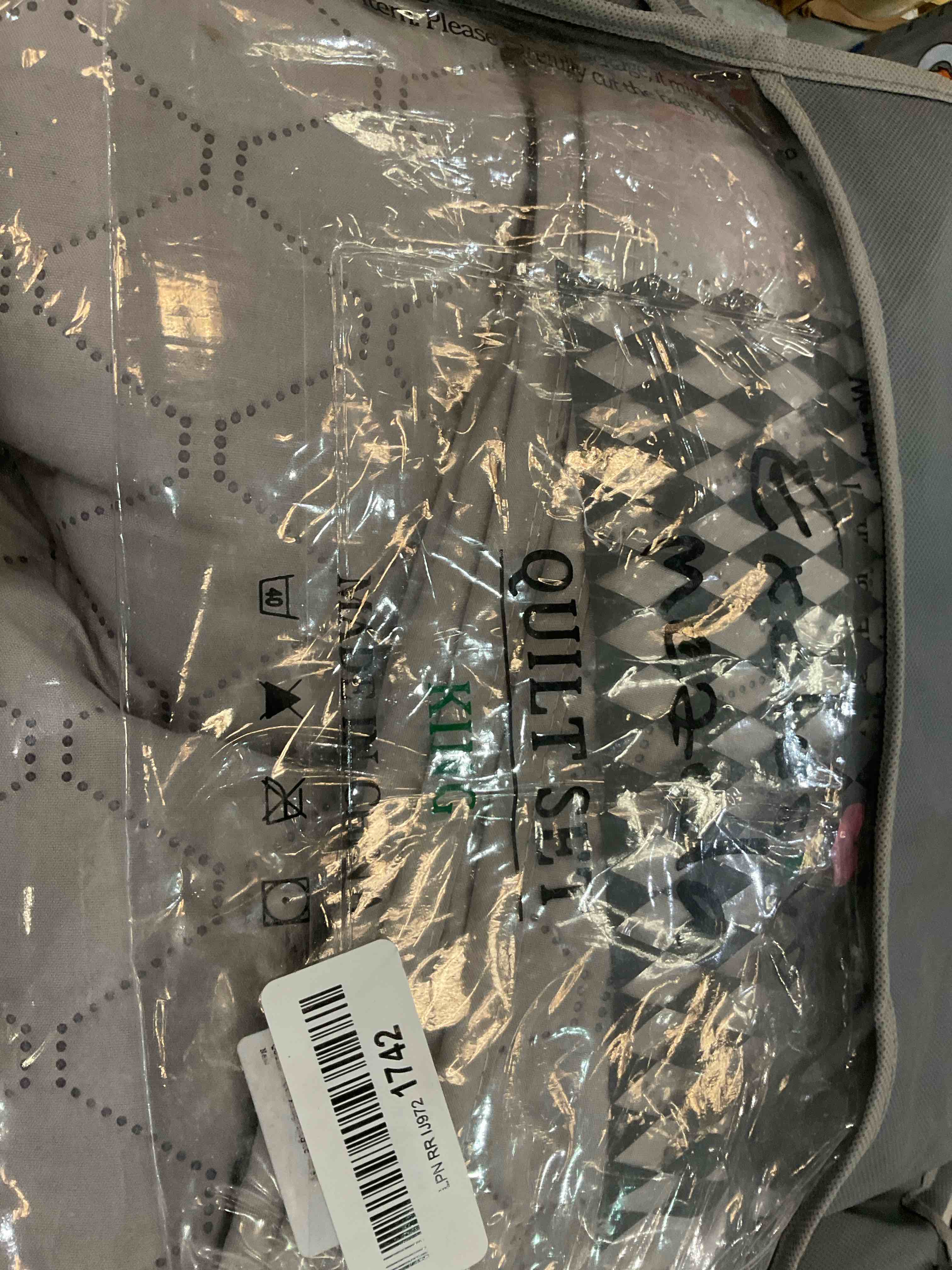 https://s3.amazonaws.com/lotting-images-prod/BargainHunt/EXS01185065_1710268952032.jpeg