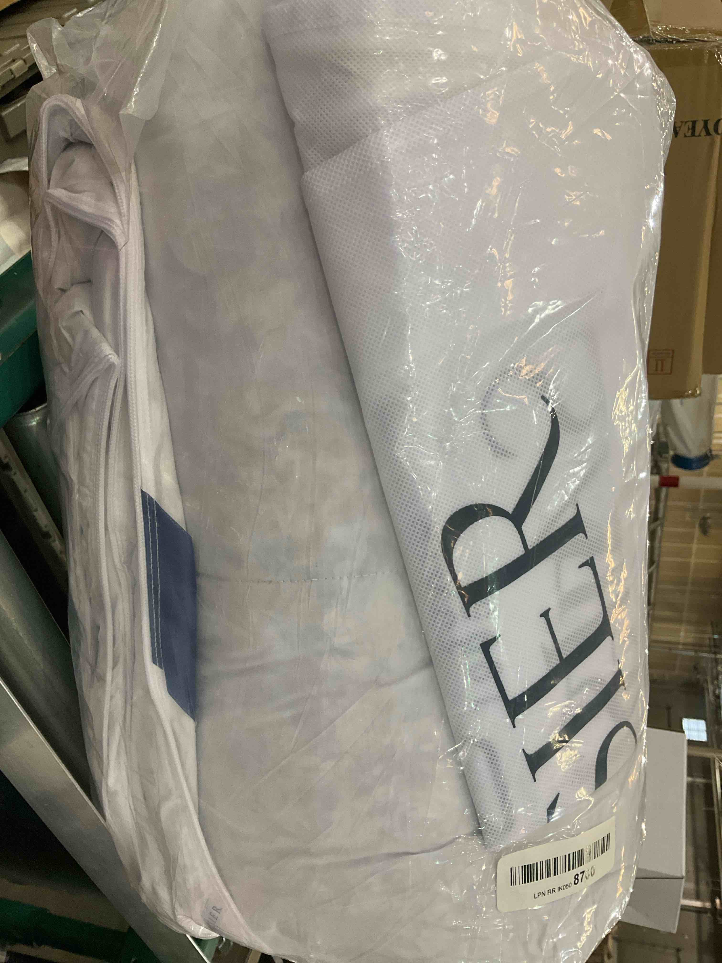 https://s3.amazonaws.com/lotting-images-prod/BargainHunt/EXS01185074_1710270683788.jpeg