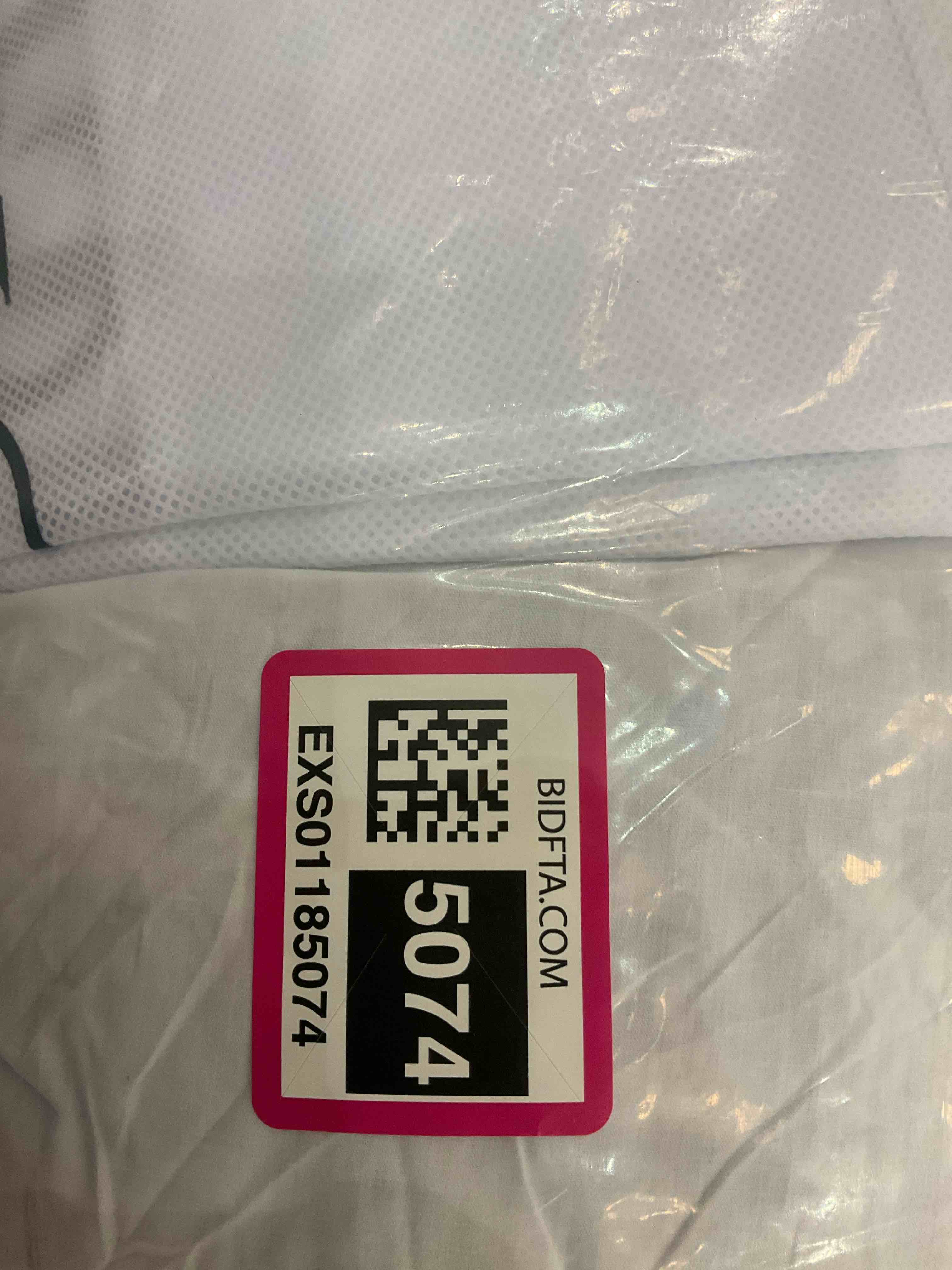https://s3.amazonaws.com/lotting-images-prod/BargainHunt/EXS01185074_1710270710790.jpeg