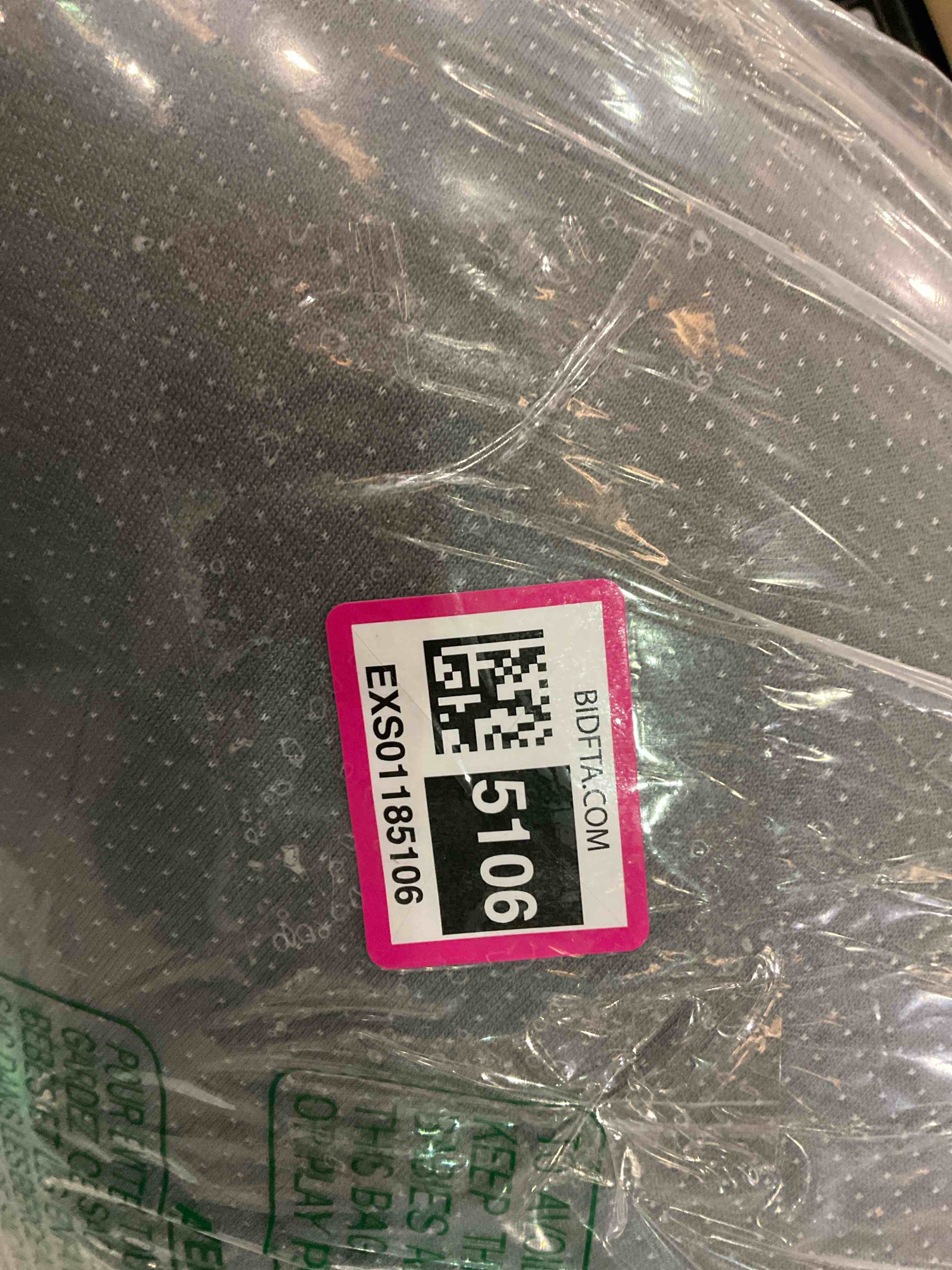 https://s3.amazonaws.com/lotting-images-prod/BargainHunt/EXS01185106_1710337528470.jpeg