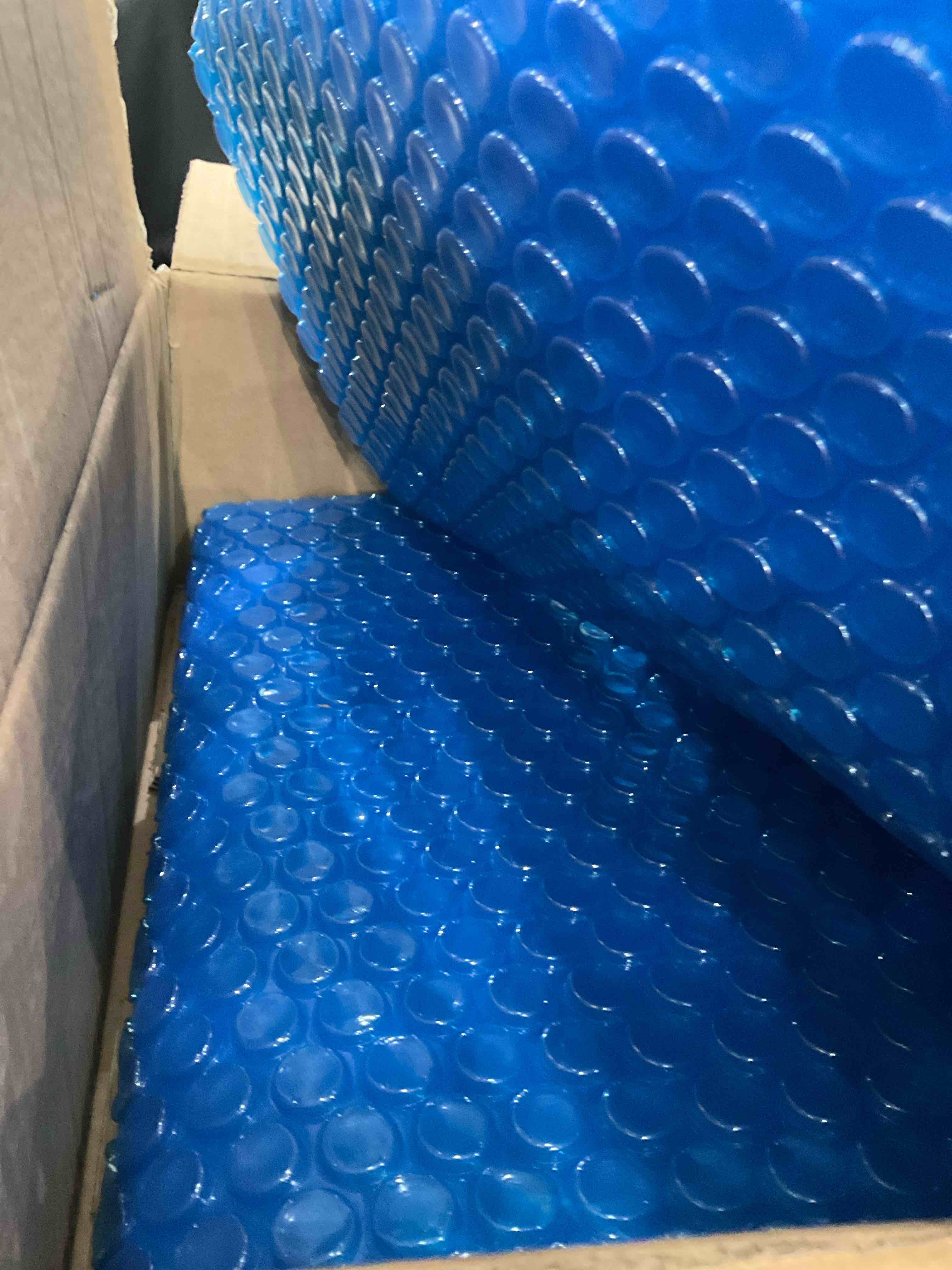 Hot Tub Thermal Blanket Bubble Cover Insulation Blanket,6ft x 6ft Floating Spa Solar Blanket