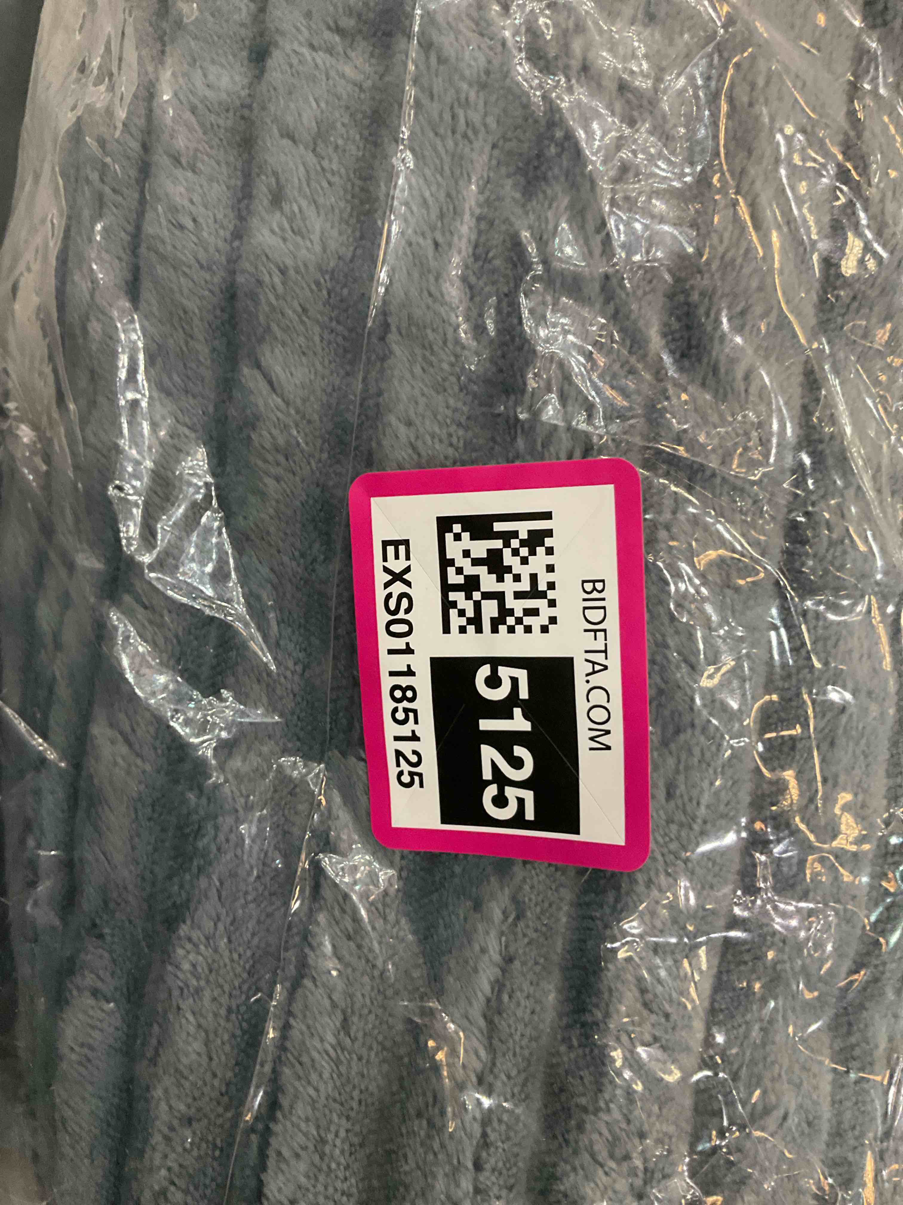 https://s3.amazonaws.com/lotting-images-prod/BargainHunt/EXS01185125_1710343540650.jpeg