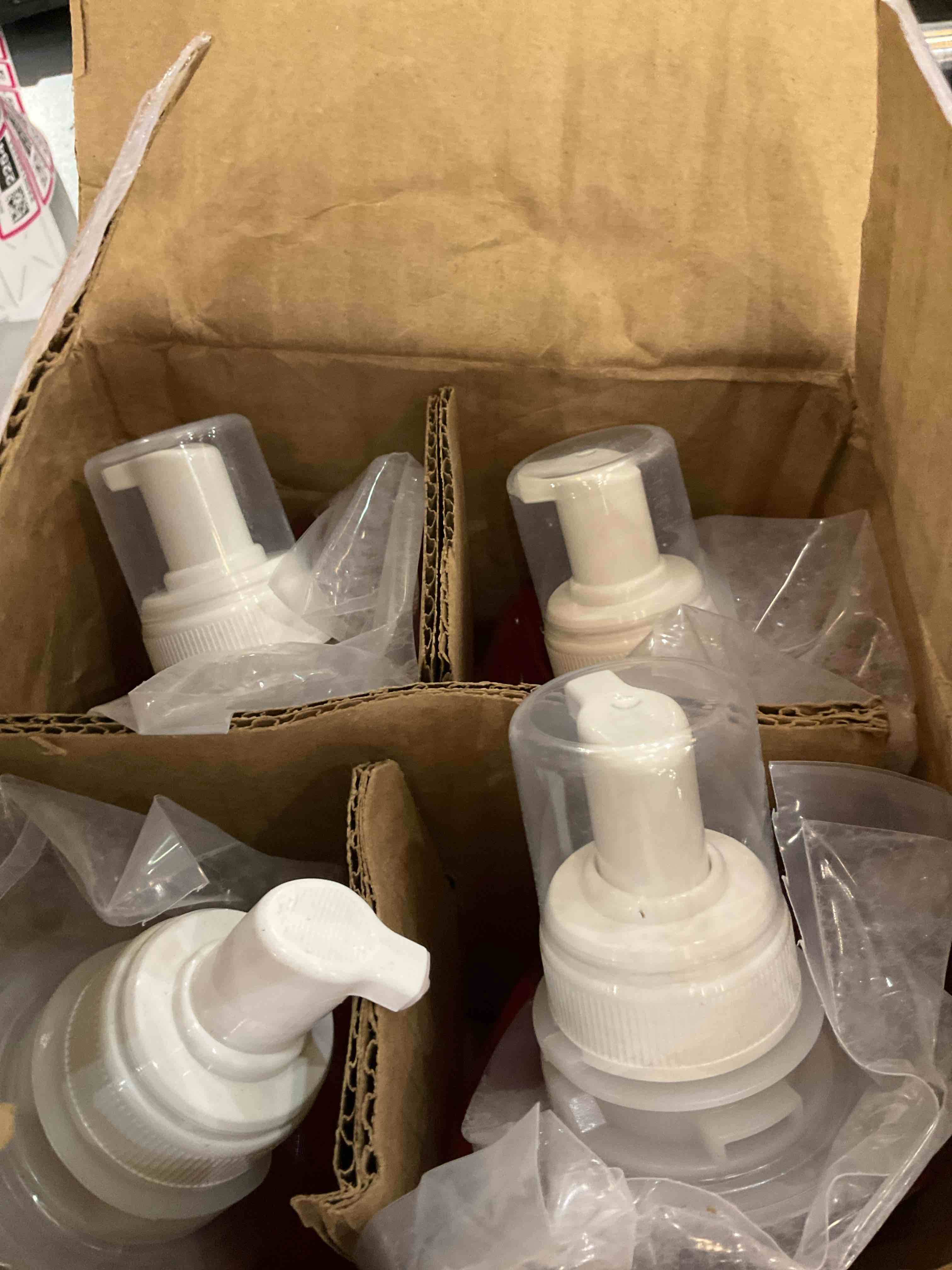 https://s3.amazonaws.com/lotting-images-prod/BargainHunt/EXS01185127_1710343949606.jpeg