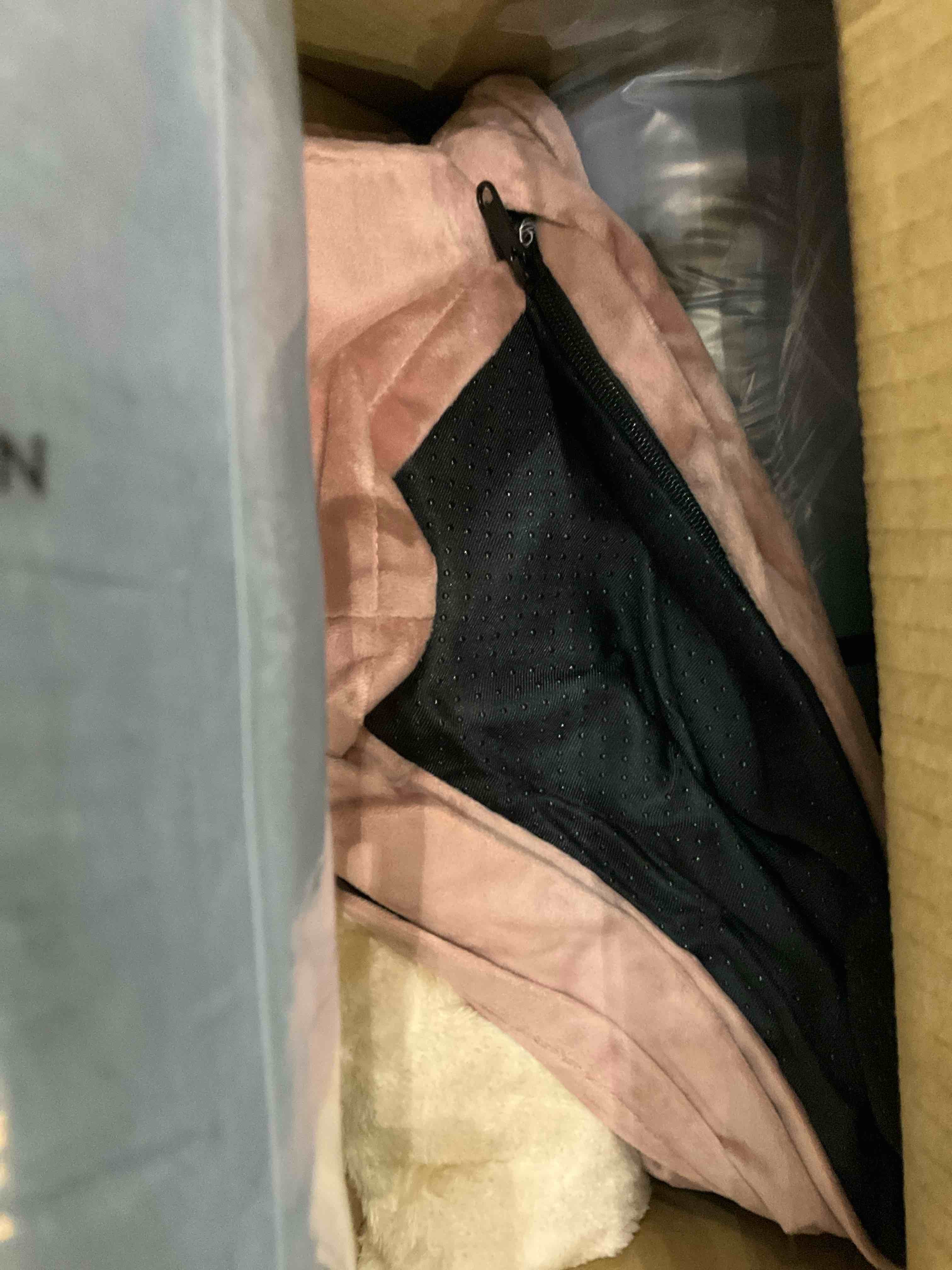 https://s3.amazonaws.com/lotting-images-prod/BargainHunt/EXS01185145_1710352269028.jpeg