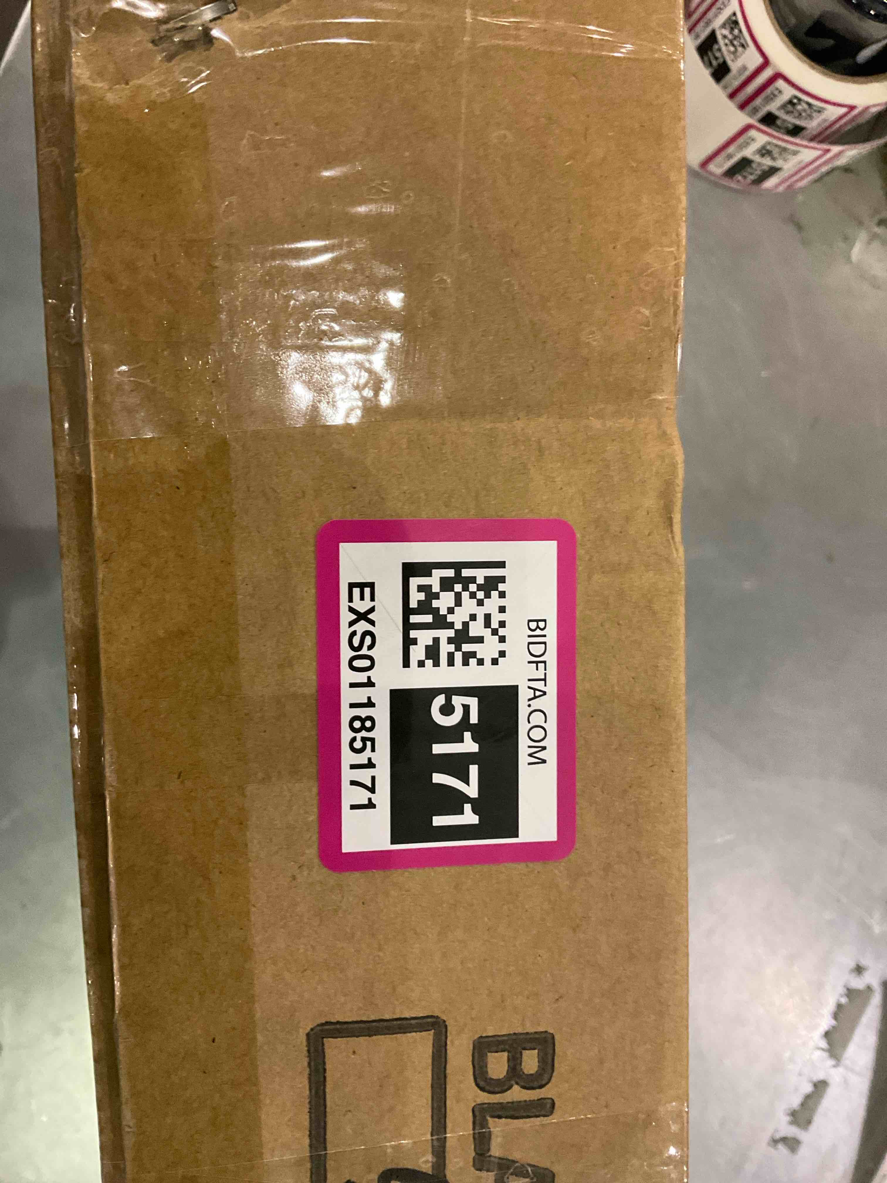 https://s3.amazonaws.com/lotting-images-prod/BargainHunt/EXS01185171_1710415339847.jpeg