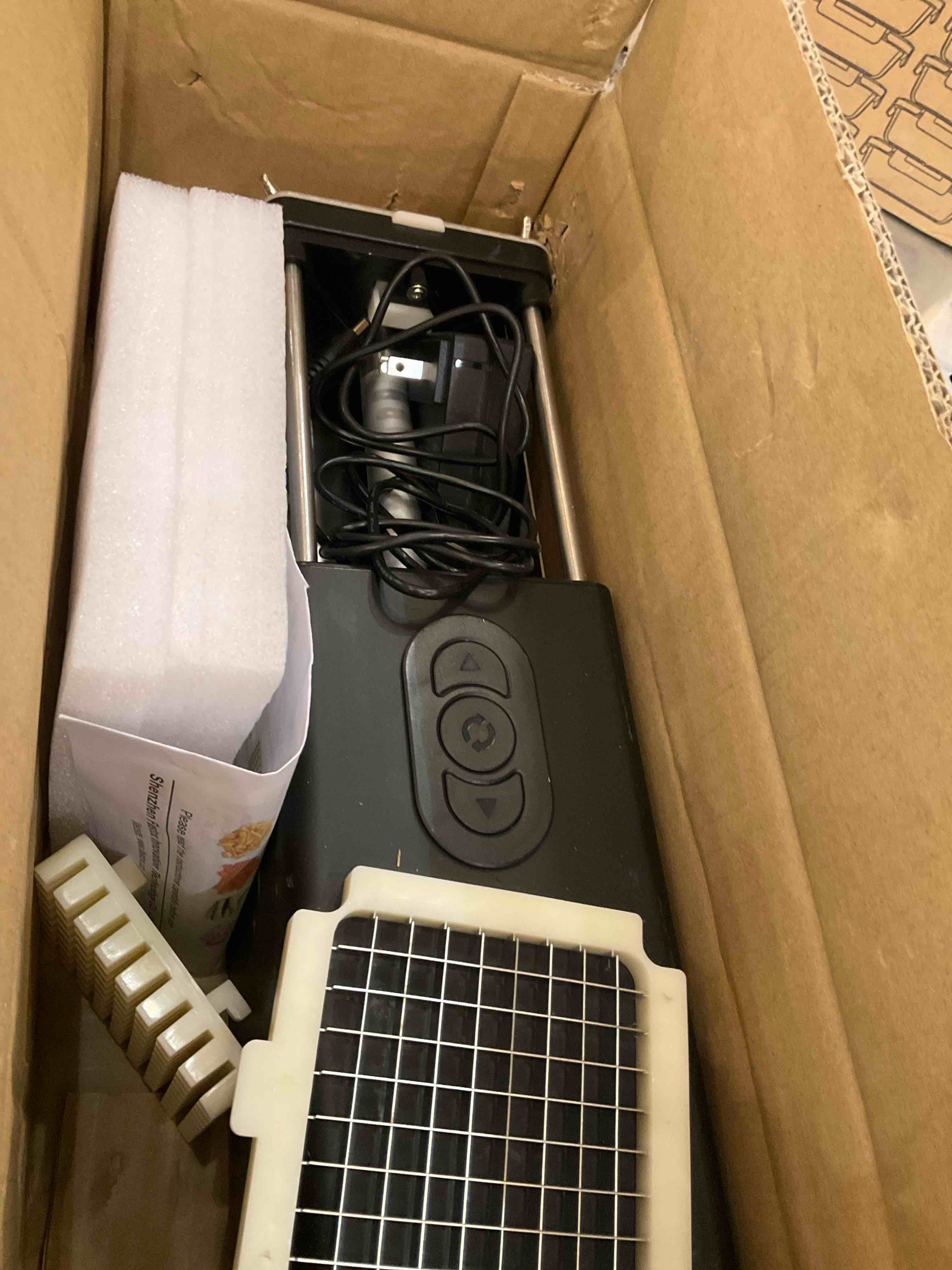 https://s3.amazonaws.com/lotting-images-prod/BargainHunt/EXS01185266_1710437002396.jpeg