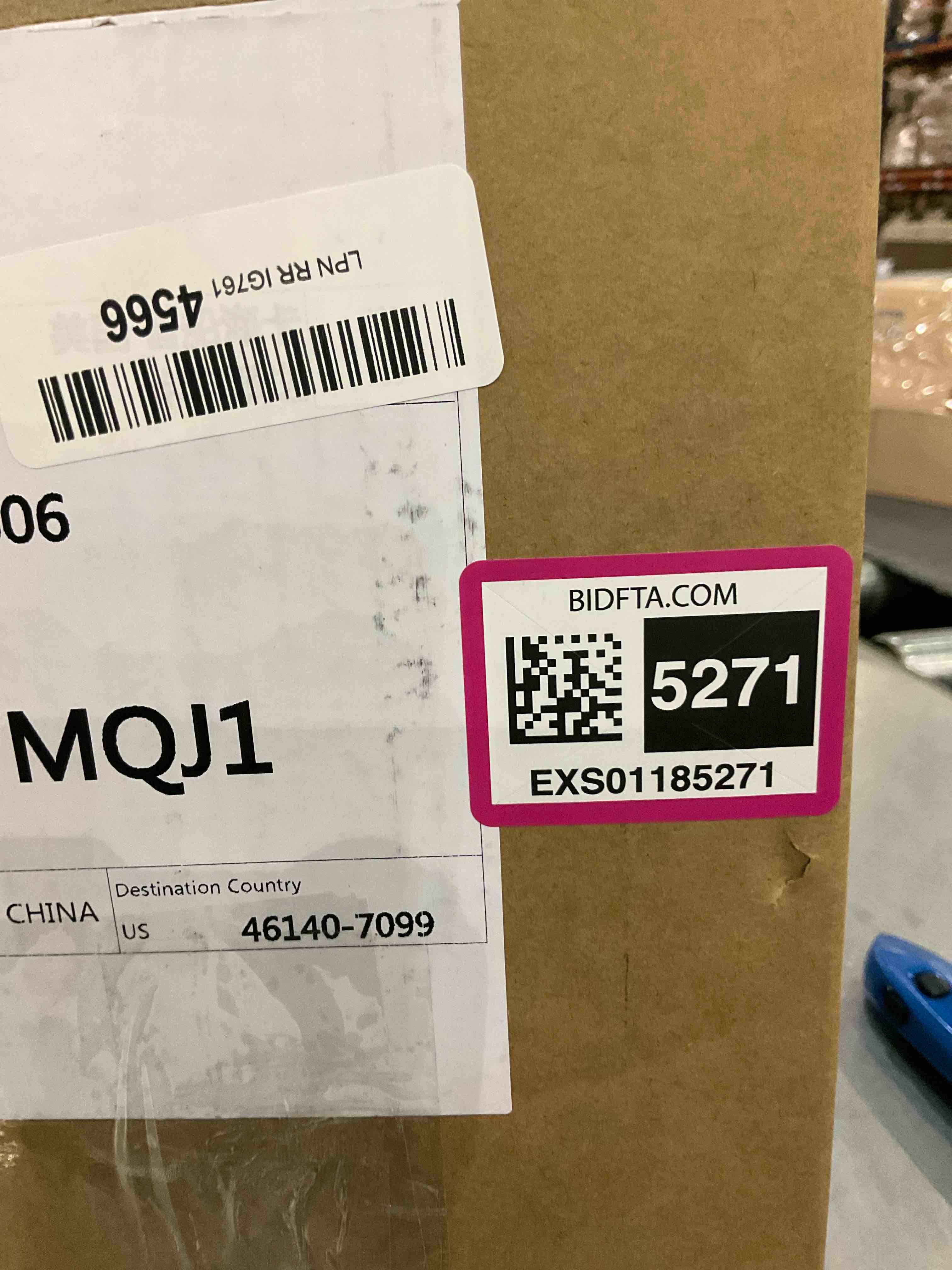 https://s3.amazonaws.com/lotting-images-prod/BargainHunt/EXS01185271_1710437707653.jpeg