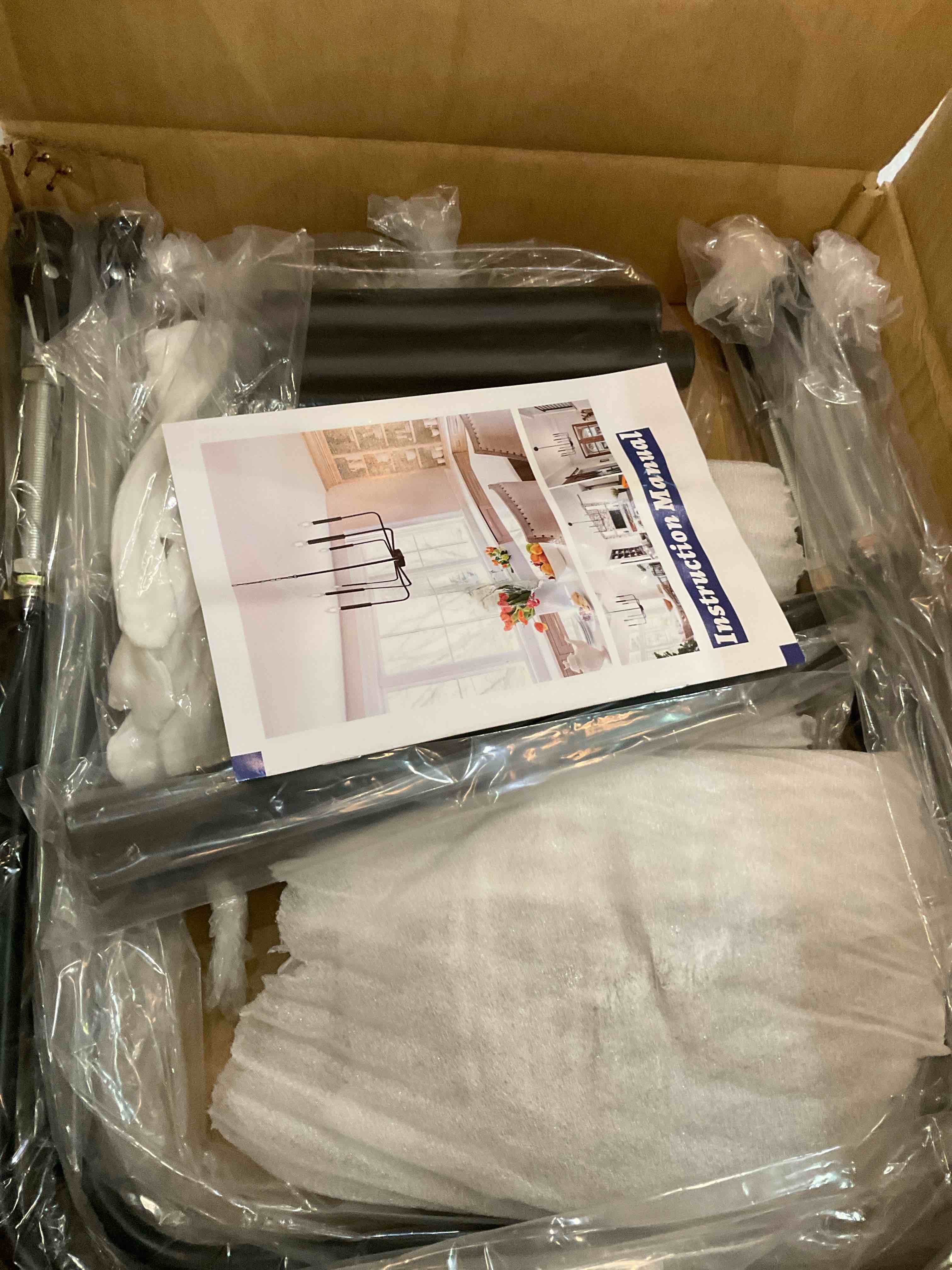 https://s3.amazonaws.com/lotting-images-prod/BargainHunt/EXS01185284_1710442273781.jpeg